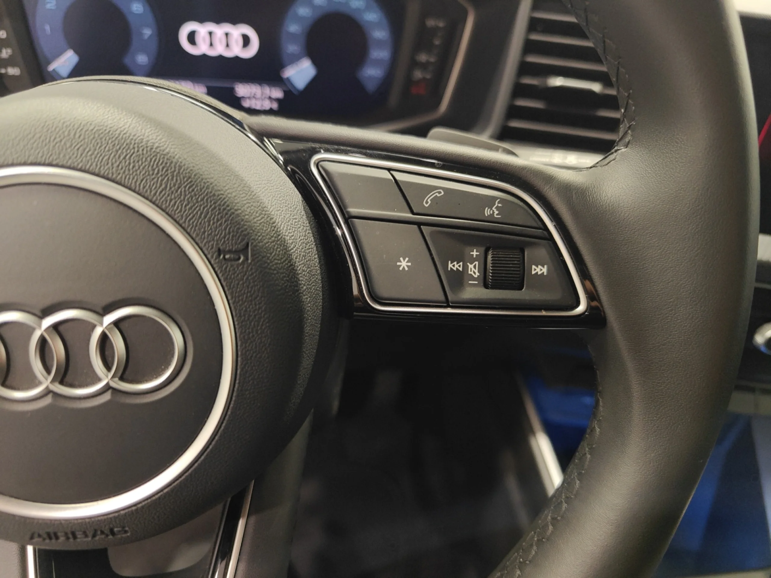 AUDI A1 SPORTBACK ADRENAL BLACK 30TFSI 85KW S TR - Foto 10