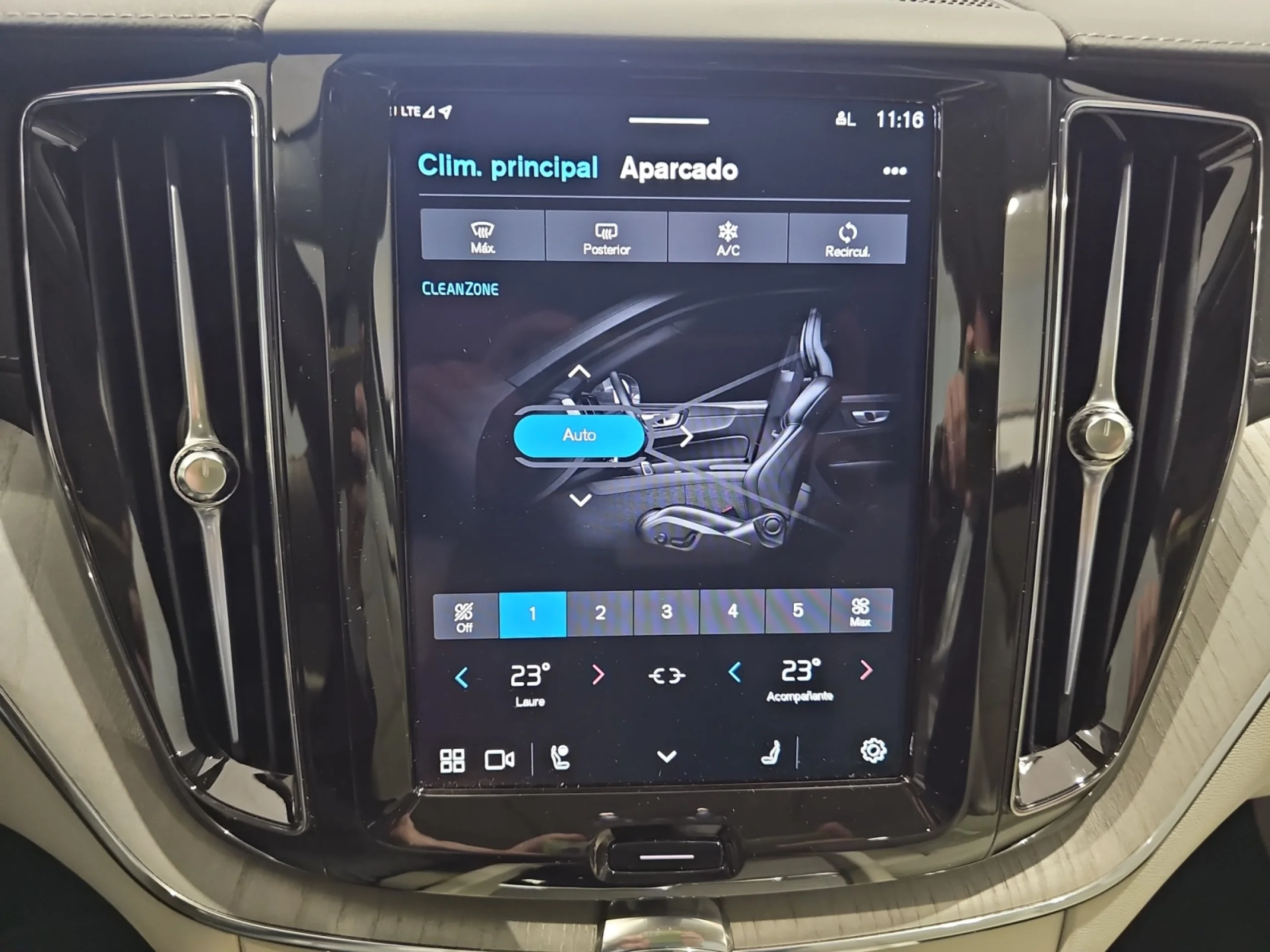 VOLVO XC60 2.0 T6 AWD RECHARGE ULTRA DARK AUTO - Foto 14