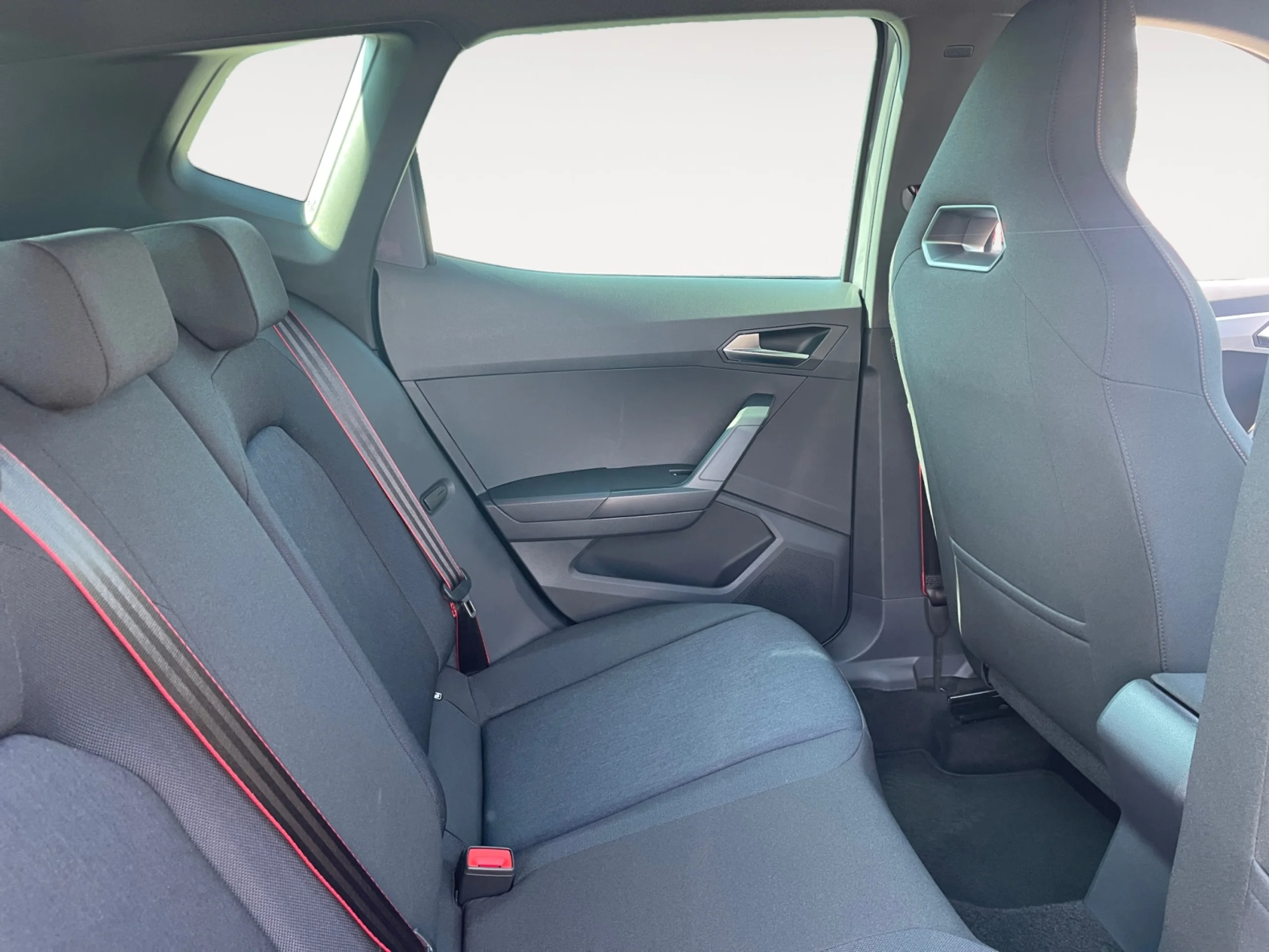 SEAT ARONA 1.0 TSI 85KW (115CV) FR SPECIAL EDITION - Foto 6