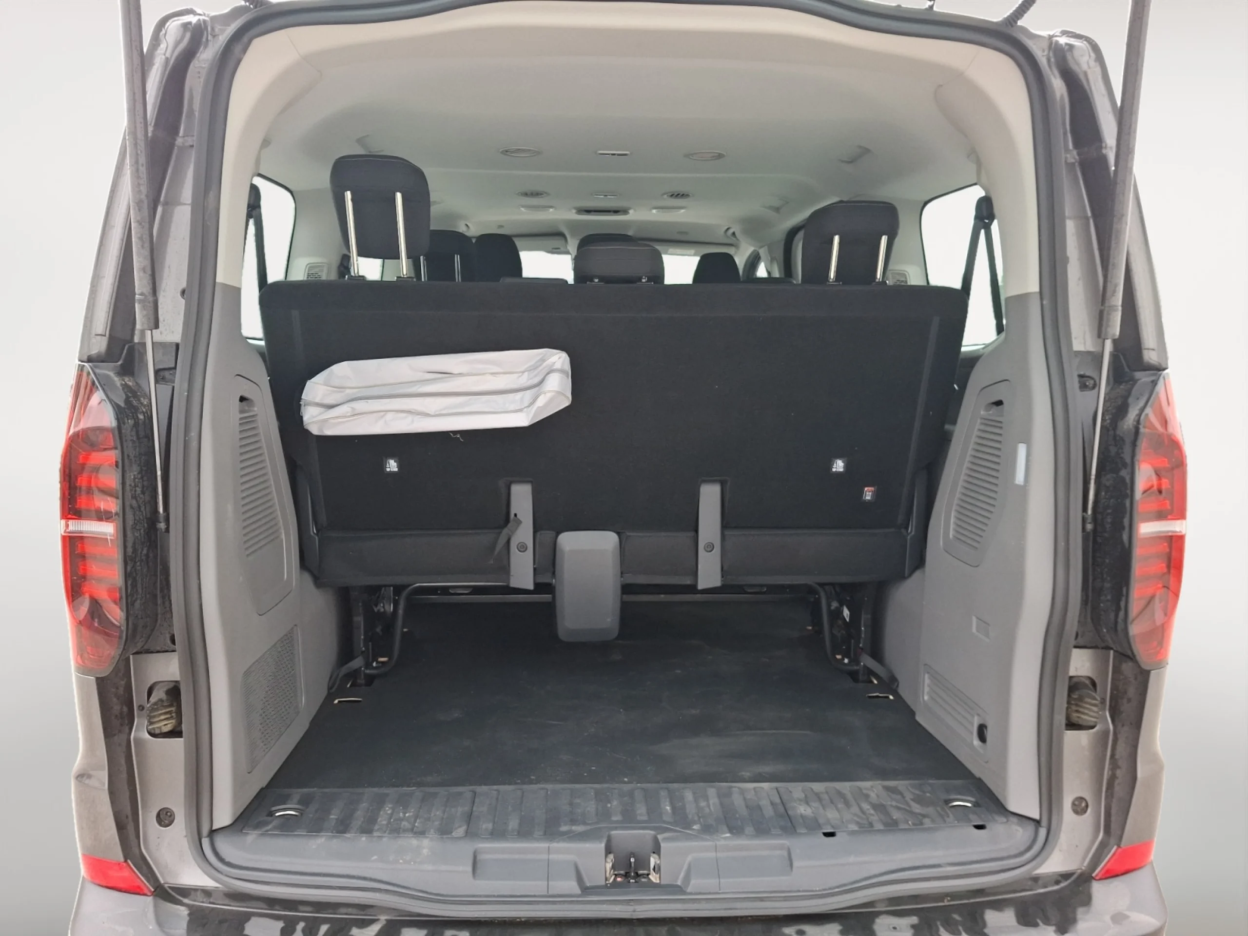 VOLKSWAGEN CARAVELLE CORTA 2.0 TDI 81 KW (110 CV) PREMIUM - Foto 7
