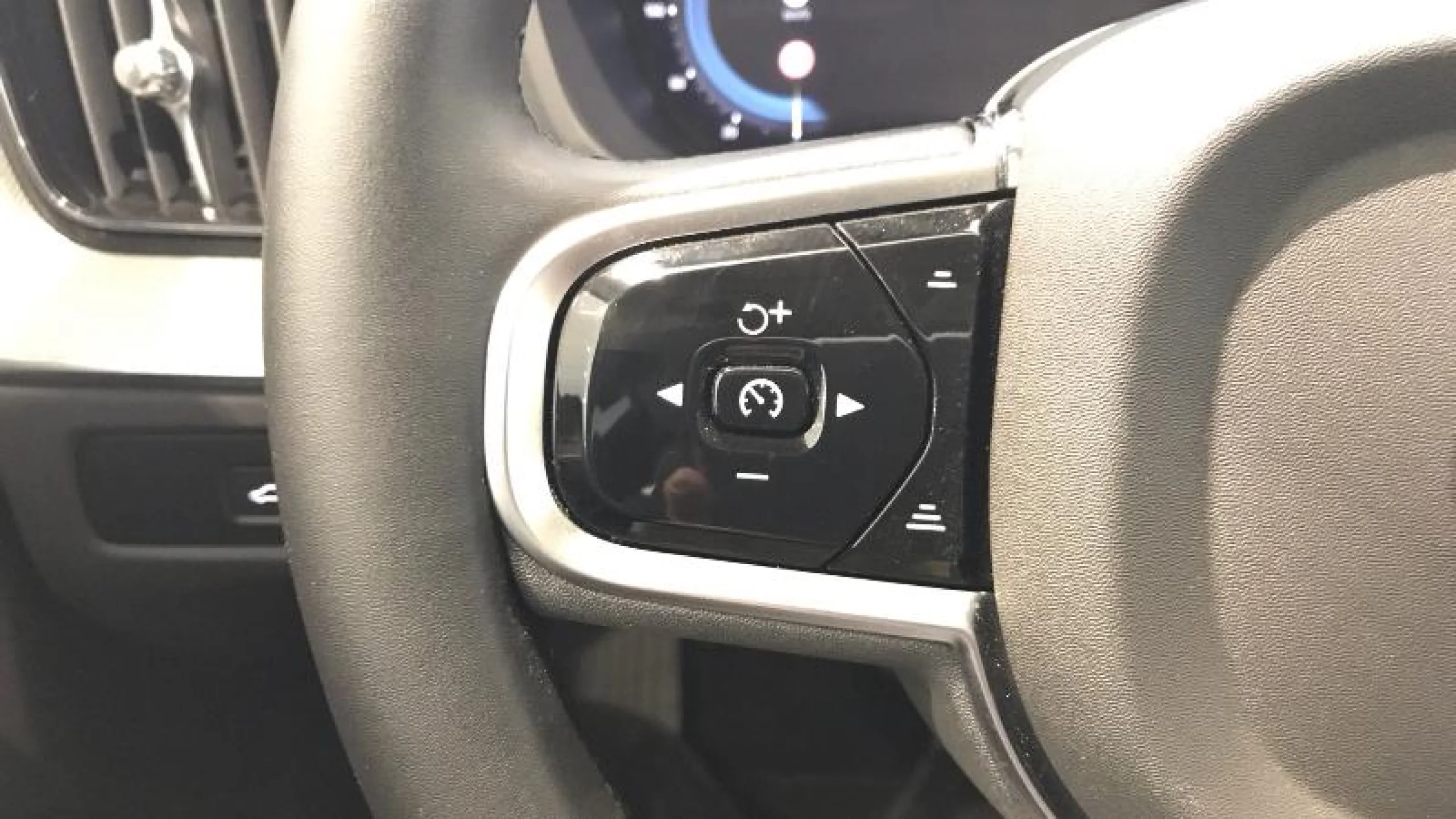 VOLVO XC60 2.0 T6 AWD RECHARGE ULTRA DARK AUTO - Foto 17