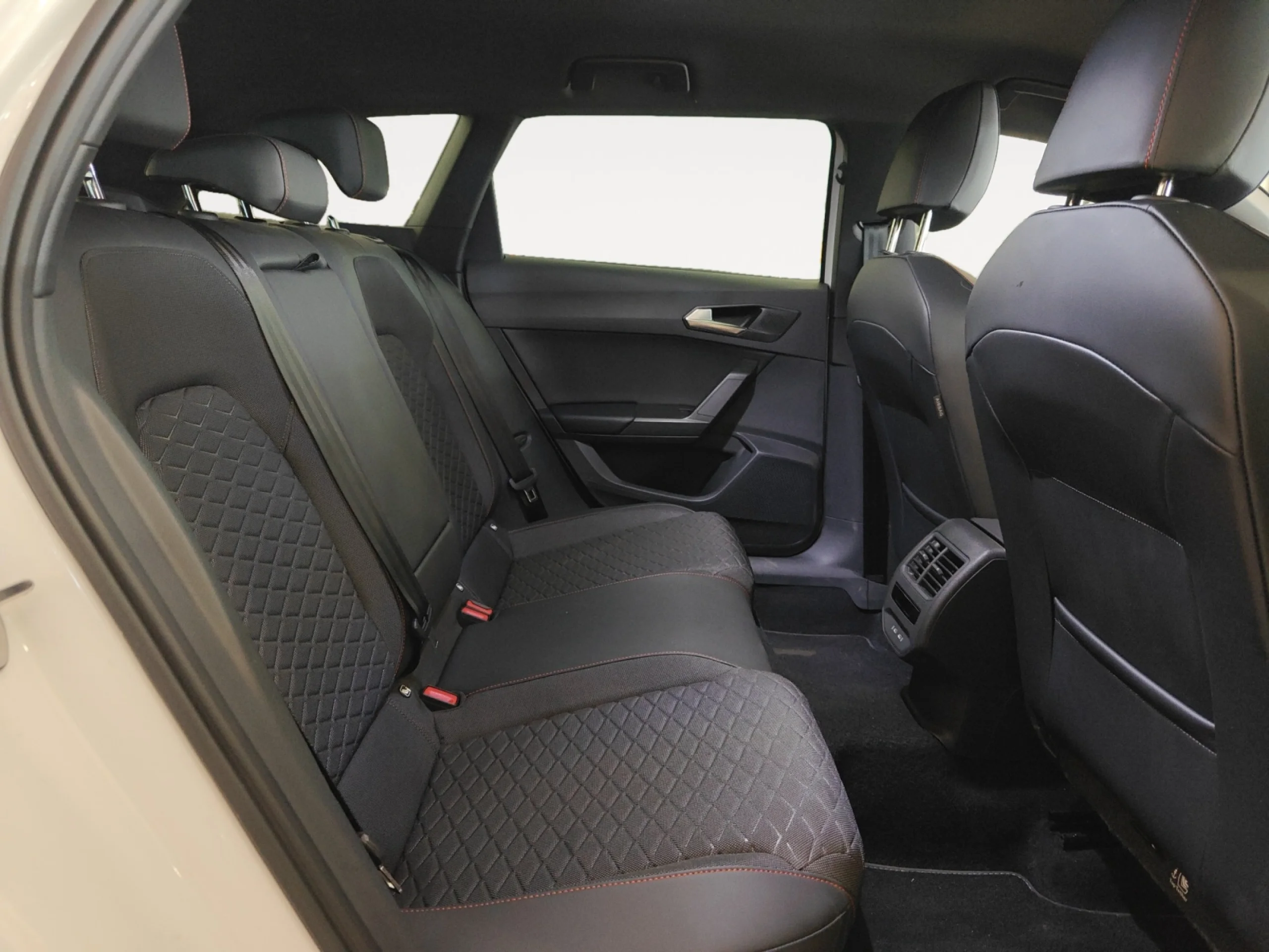 SEAT LEON SP 1.5 TSI 110KW FR SPECIAL EDITION - Foto 6