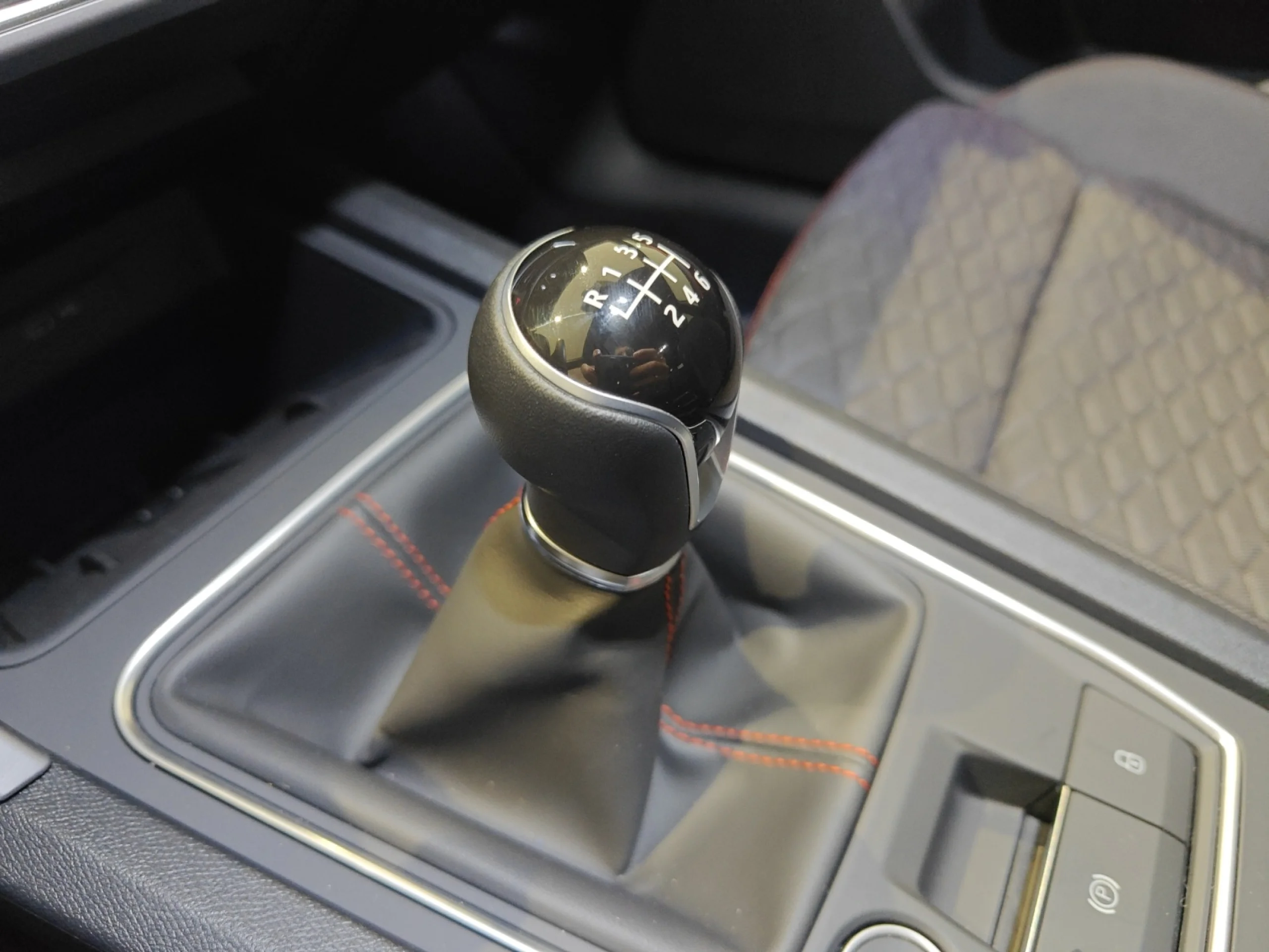 SEAT LEON SP 1.5 TSI 110KW FR SPECIAL EDITION - Foto 11