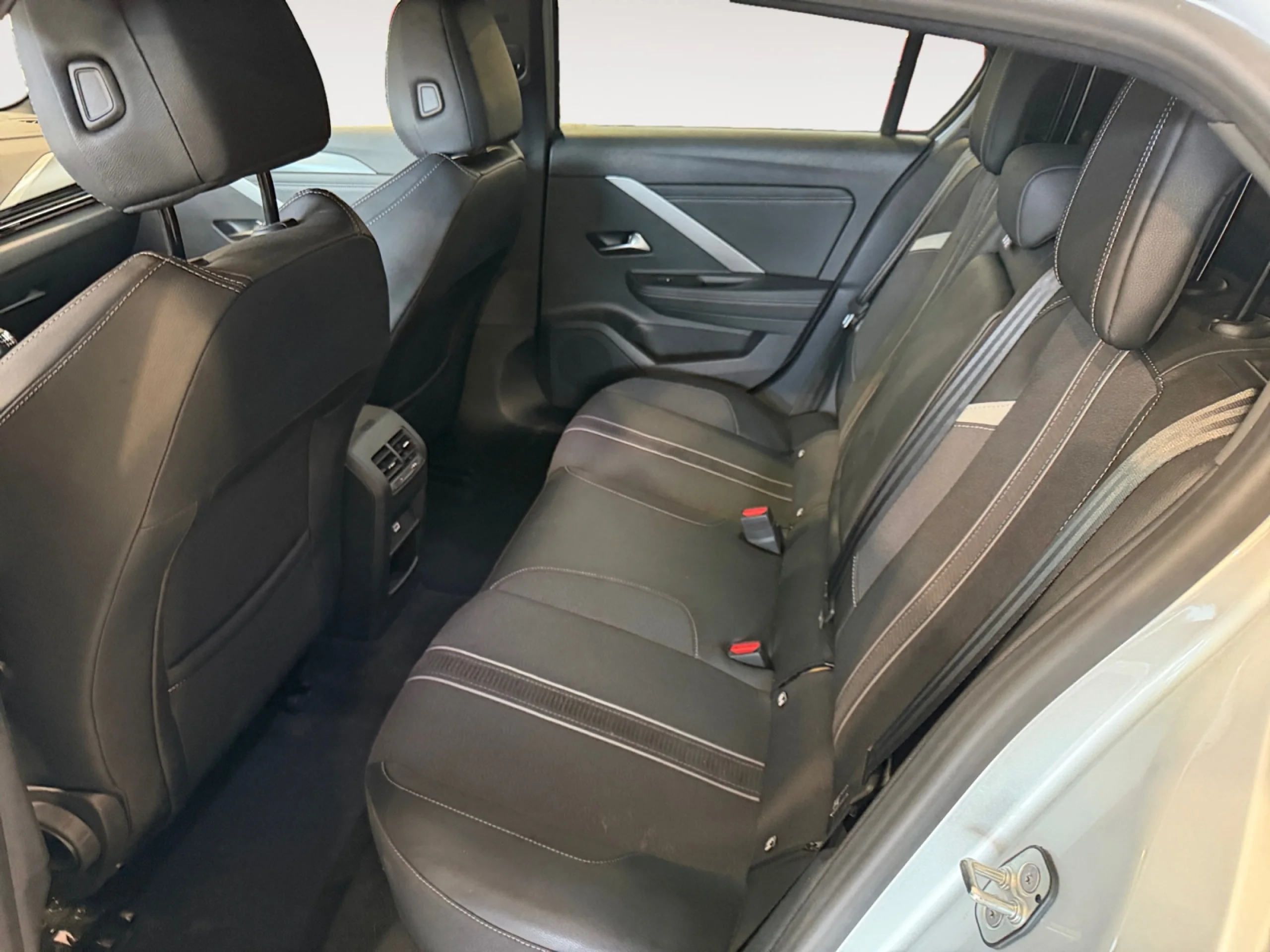 OPEL ASTRA 1.2T XHT 96KW (130CV) GS - Foto 24