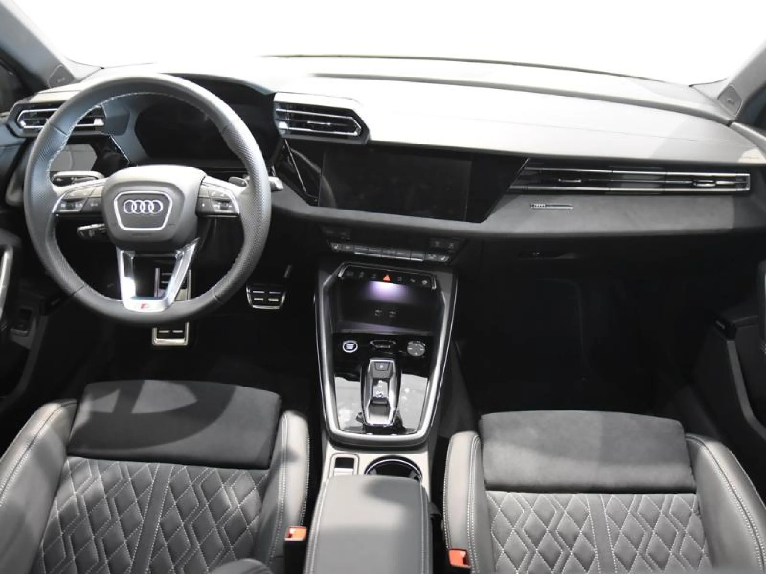 AUDI A3 SEDAN BLACK LINE 35 TFSI 110KW S TRONIC - Foto 4