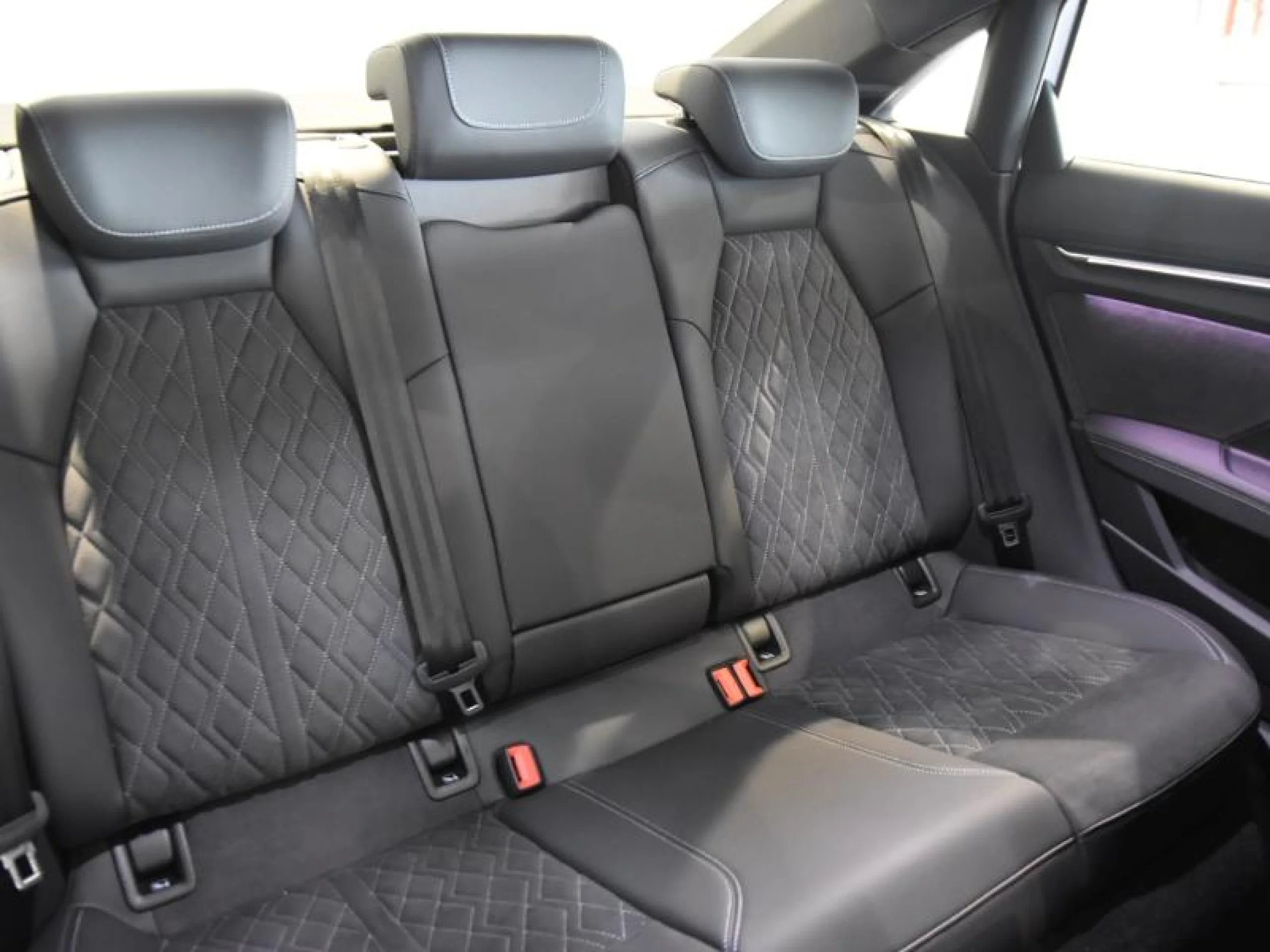 AUDI A3 SEDAN BLACK LINE 35 TFSI 110KW S TRONIC - Foto 6