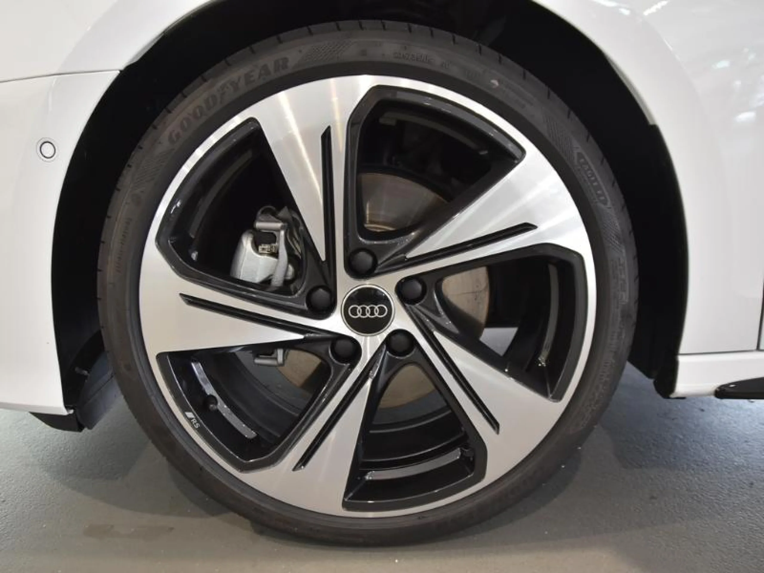 AUDI A3 SEDAN BLACK LINE 35 TFSI 110KW S TRONIC - Foto 8