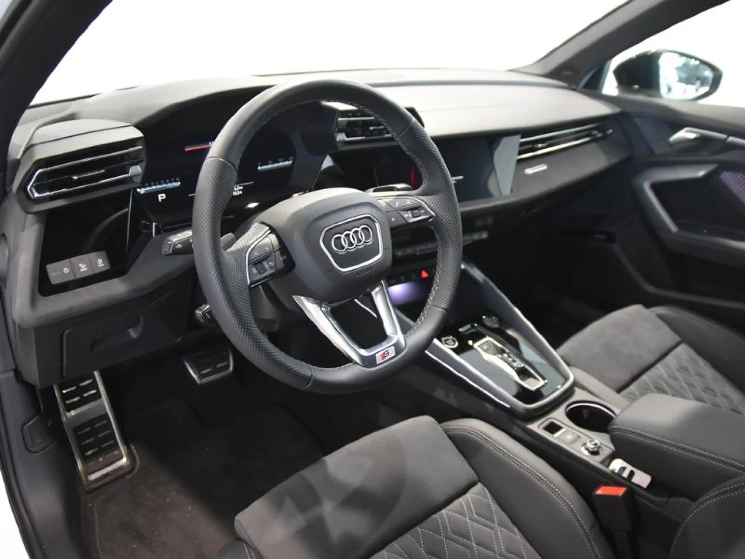 AUDI A3 SEDAN BLACK LINE 35 TFSI 110KW S TRONIC - Foto 9