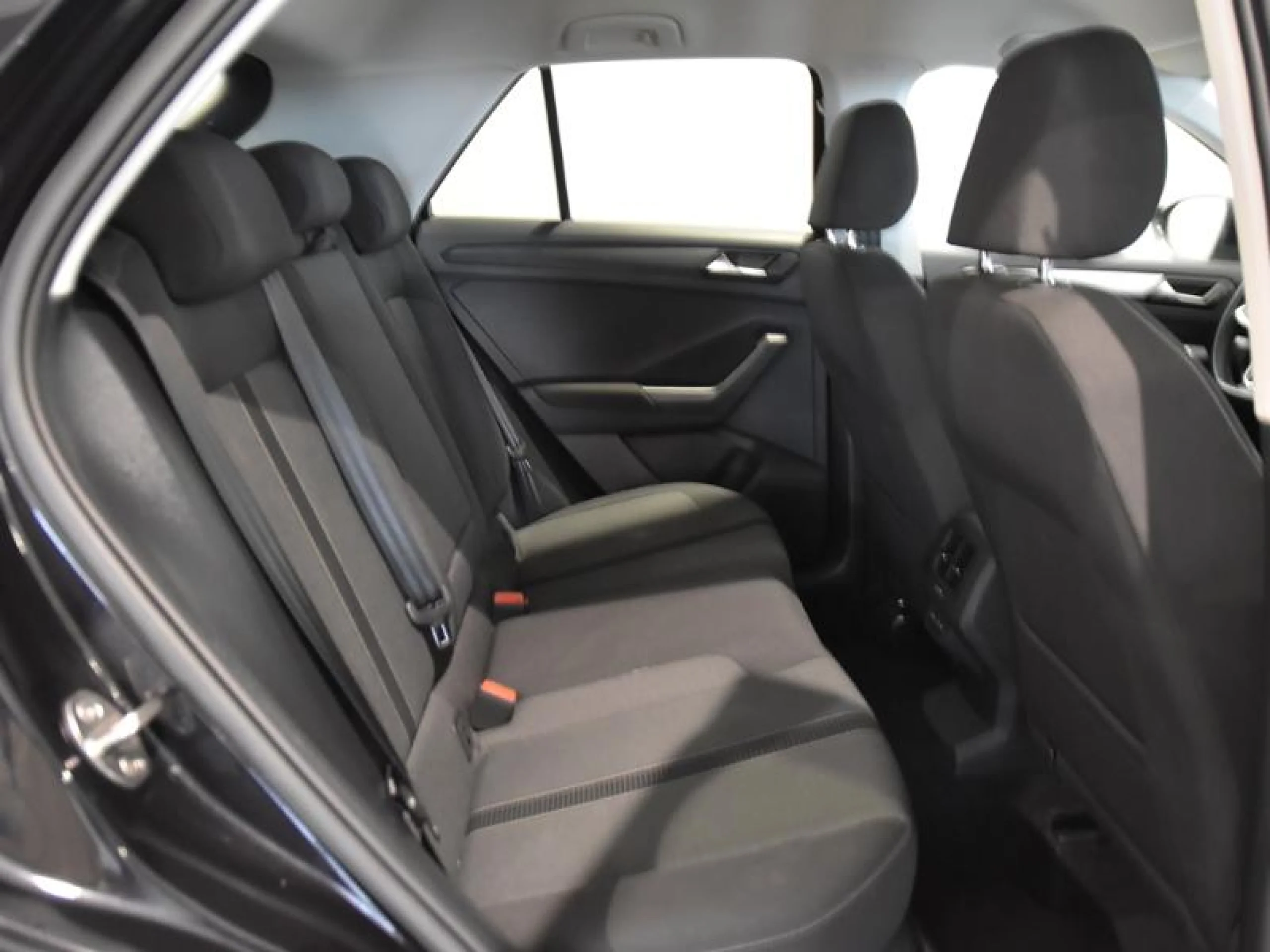 VOLKSWAGEN T ROC LIFE 2.0 TDI 110KW (150CV) DSG - Foto 6