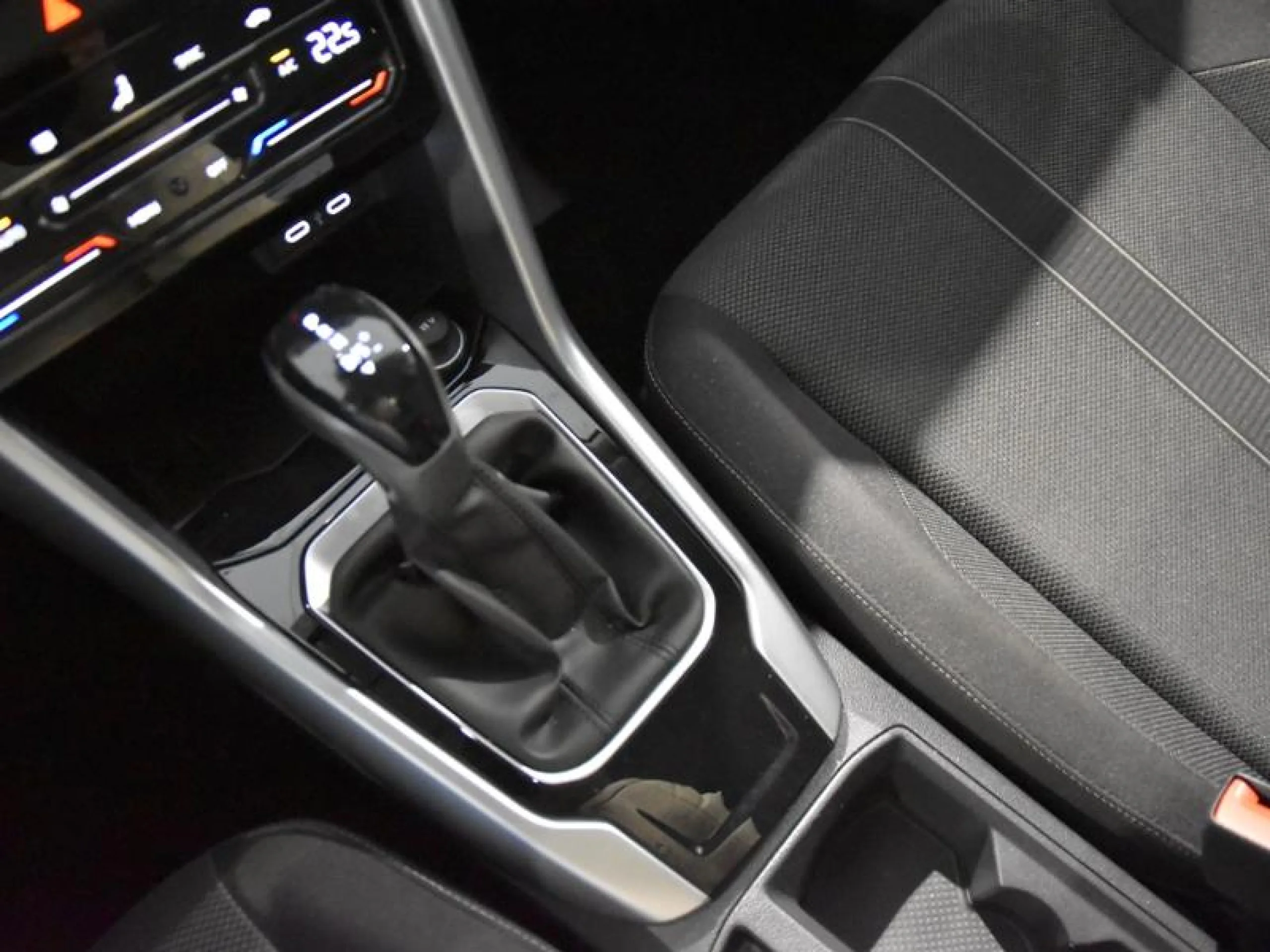 VOLKSWAGEN T ROC LIFE 2.0 TDI 110KW (150CV) DSG - Foto 10