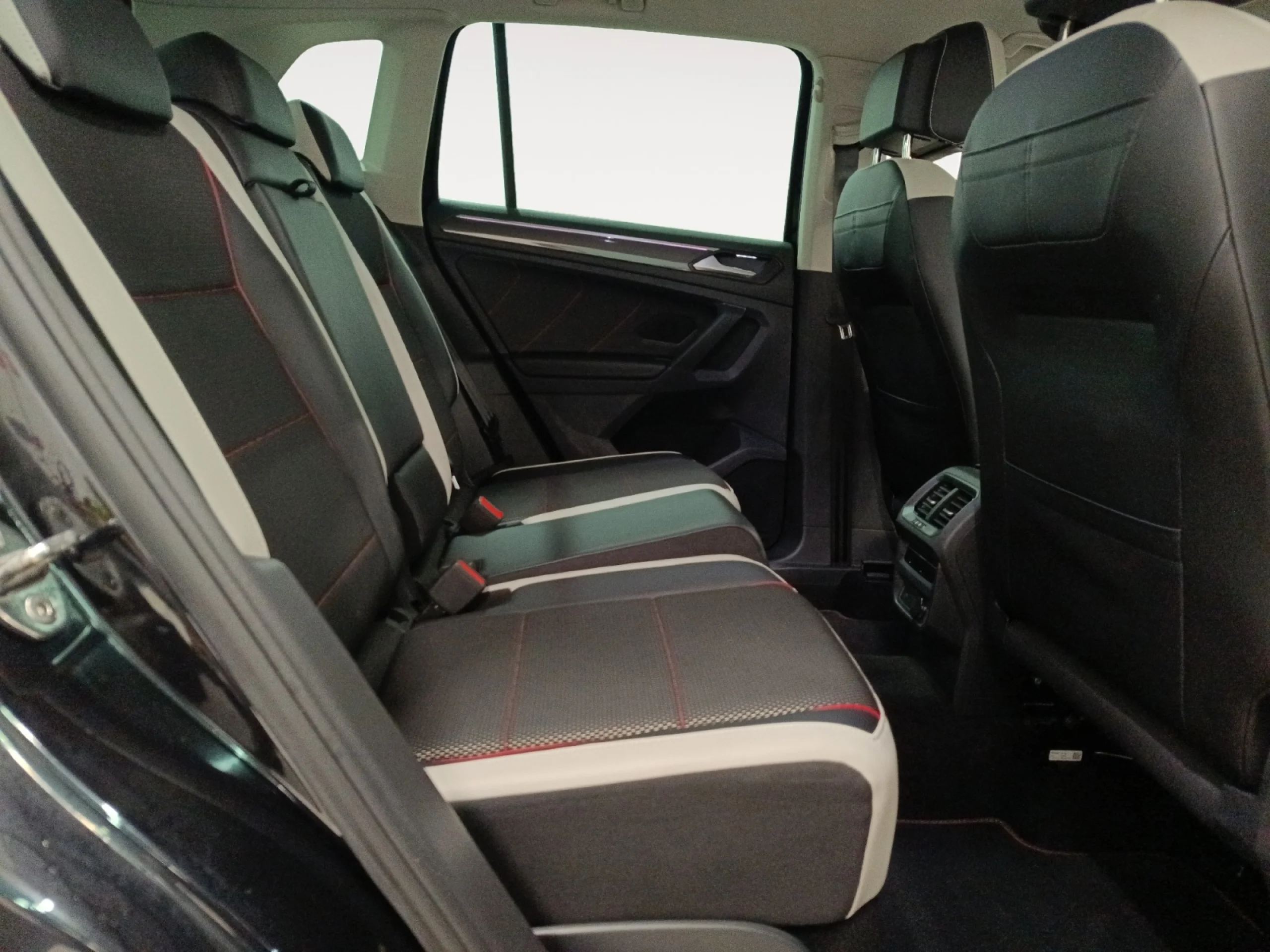 VOLKSWAGEN TIGUAN LIFE 1.5 TSI 96KW (130CV) - Foto 6