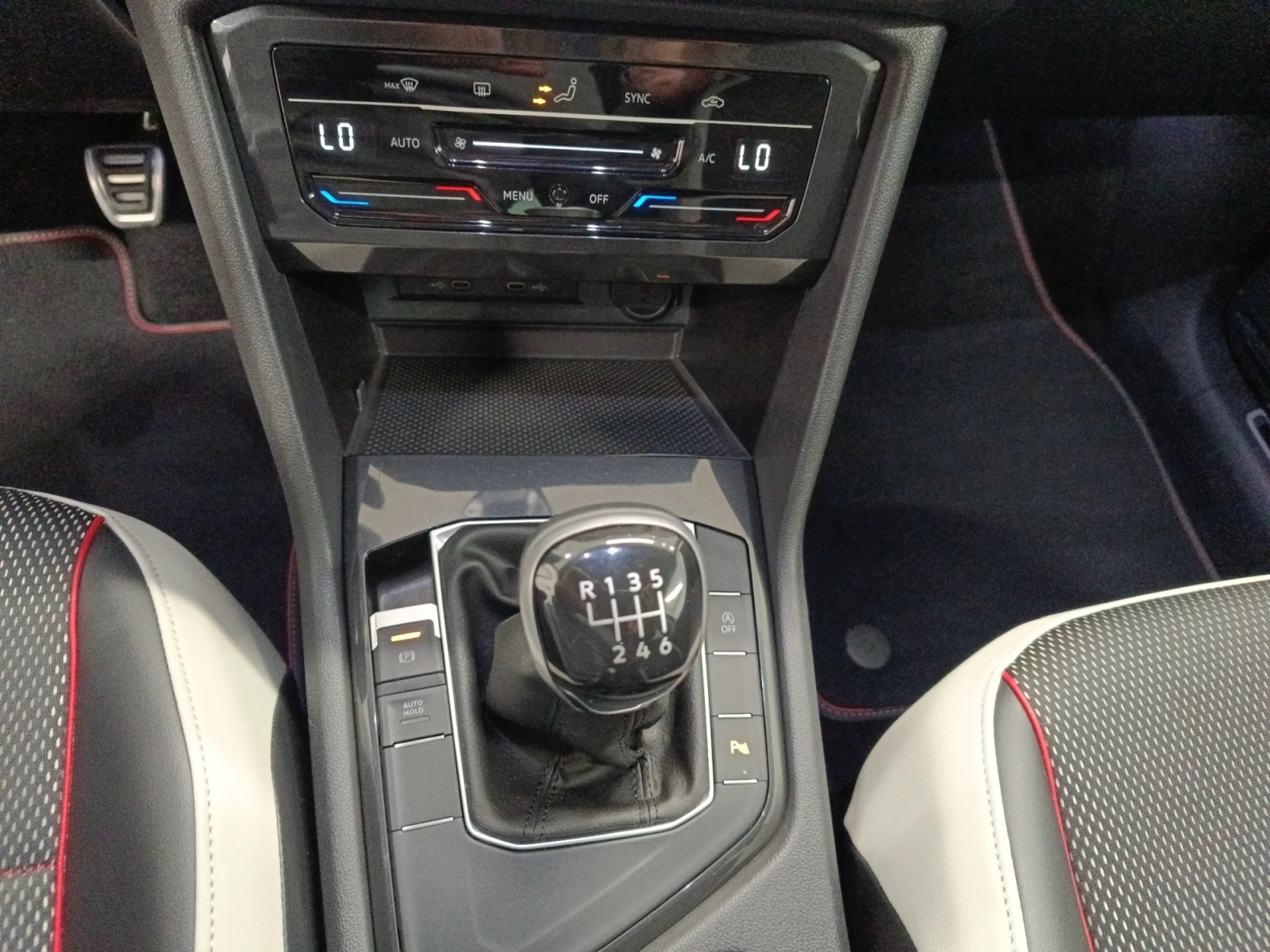 VOLKSWAGEN TIGUAN LIFE 1.5 TSI 96KW (130CV) - Foto 17