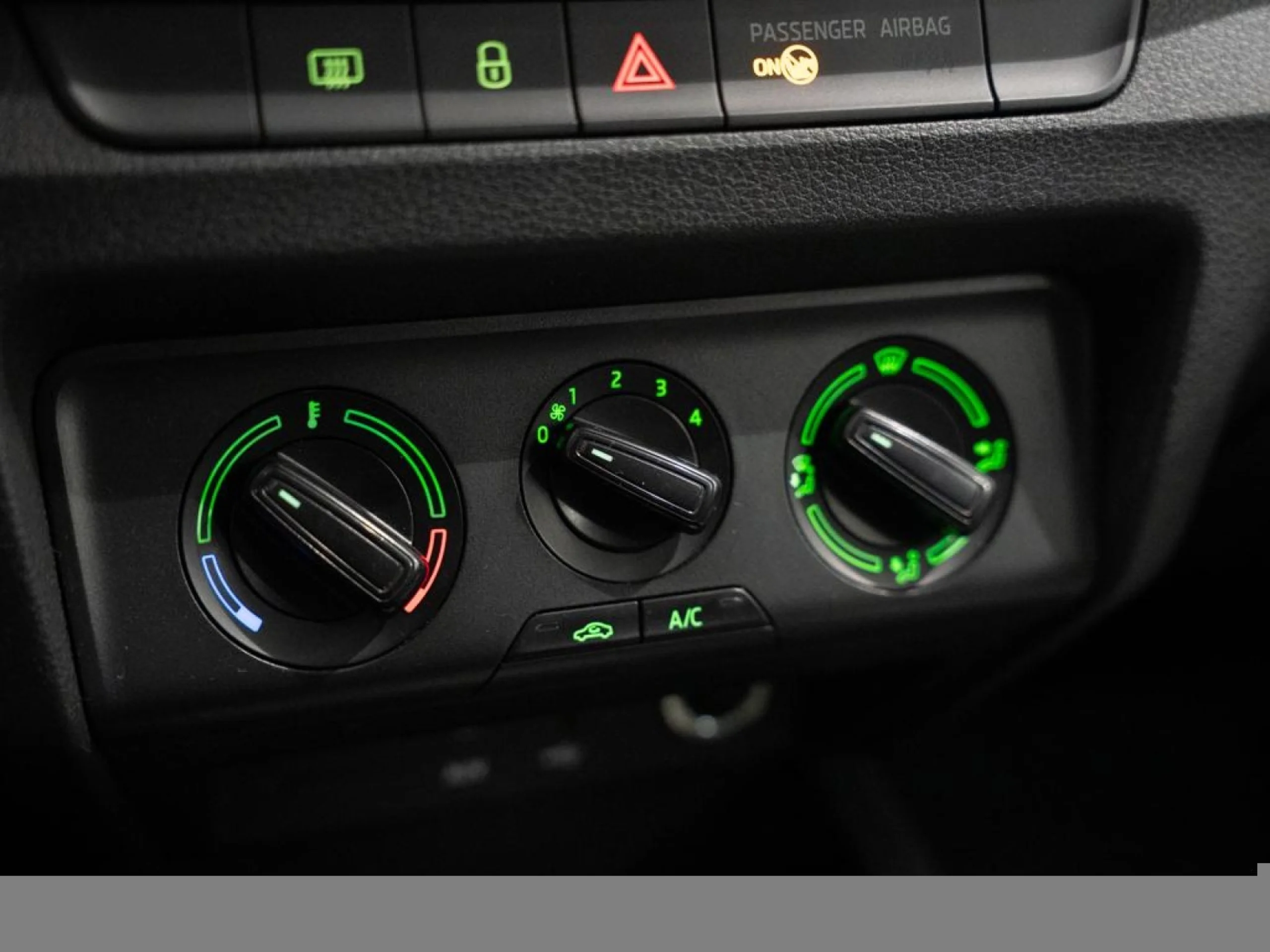 SKODA FABIA 1.0 MPI 55KW (75CV) ACTIVE - Foto 12
