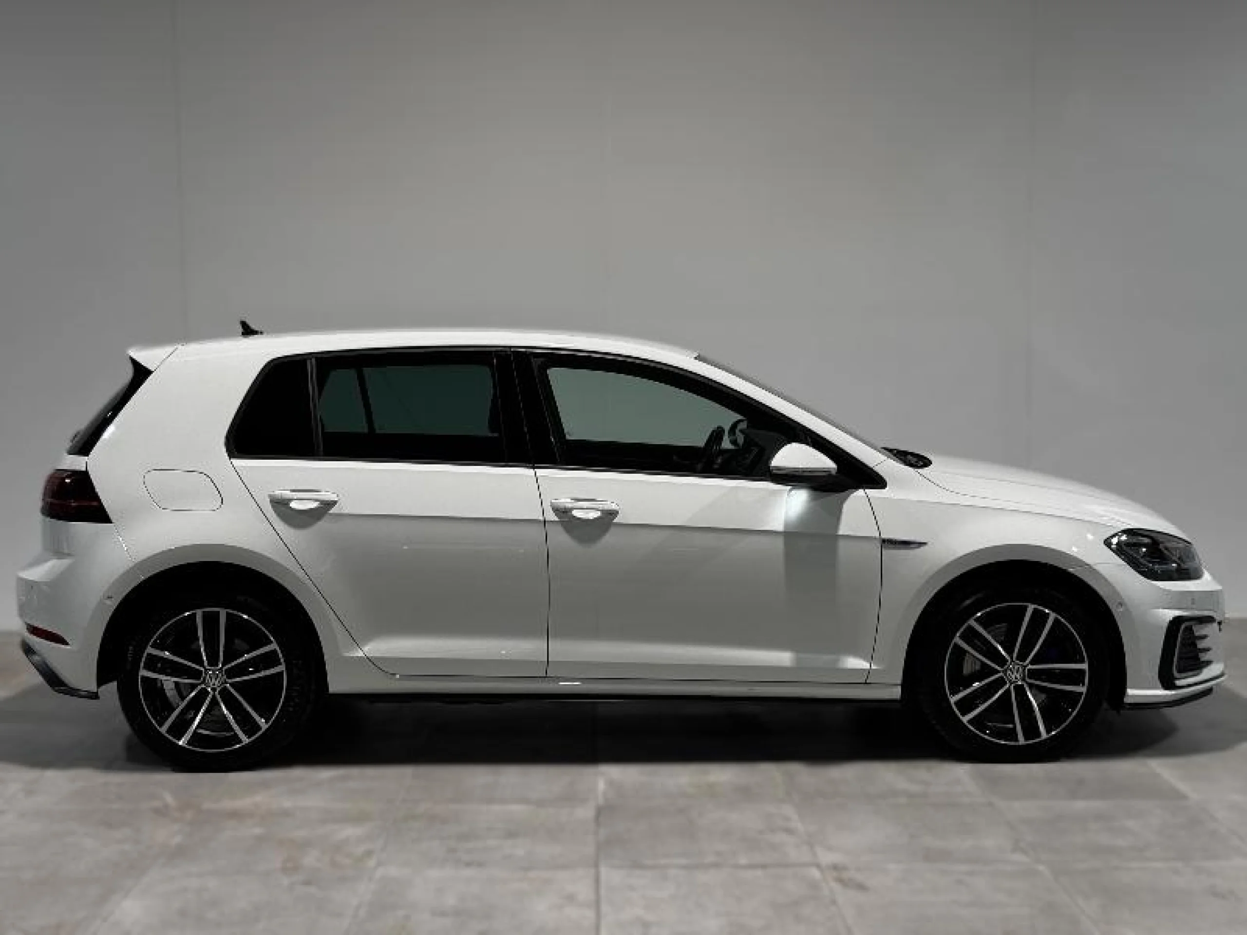 VOLKSWAGEN GOLF GTE 1.4 TSI E POWER 150KW (204CV) DSG - Foto 3