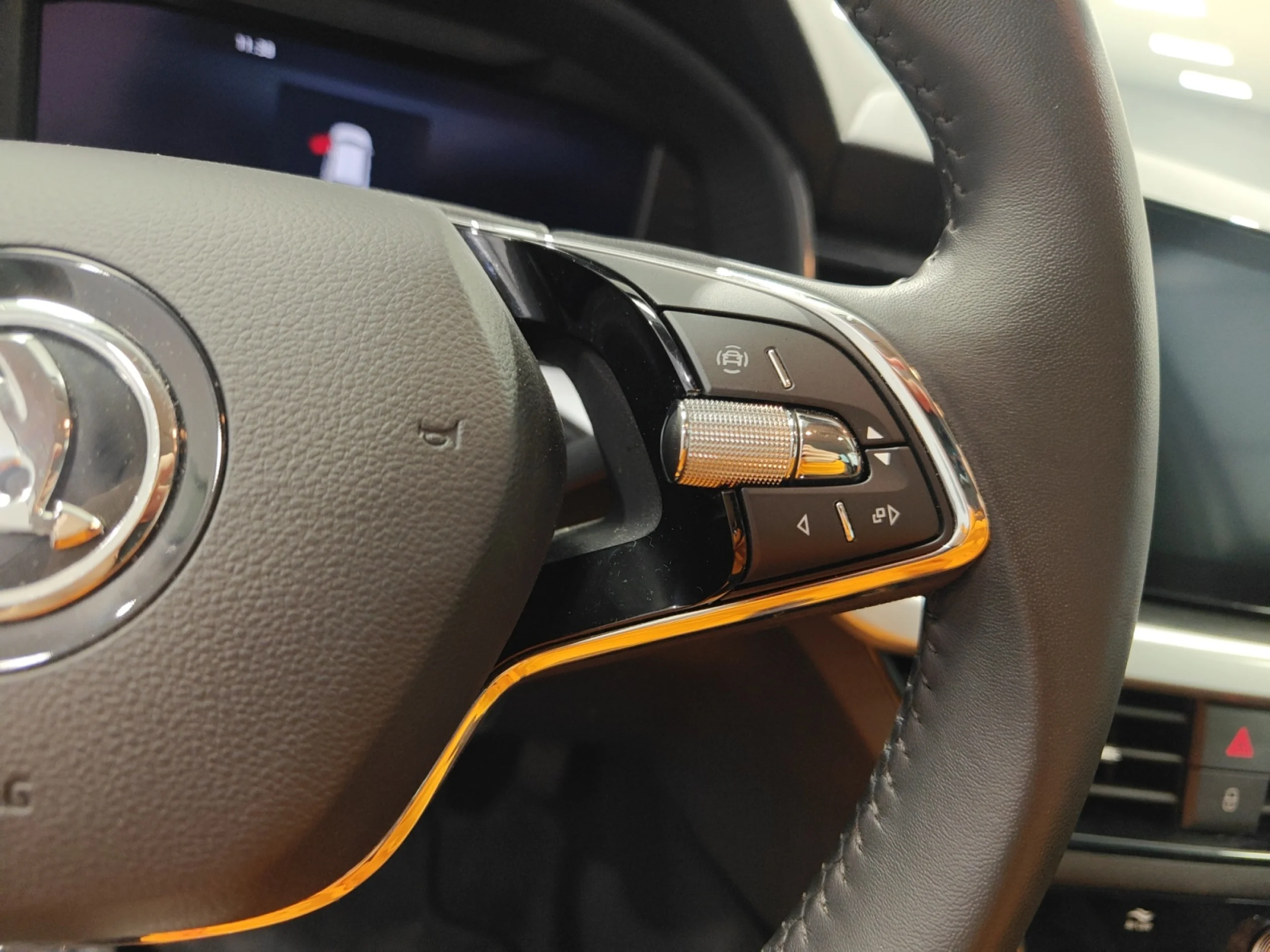 SKODA KAMIQ 1.0 TSI 85KW (115CV) SELECTION - Foto 10