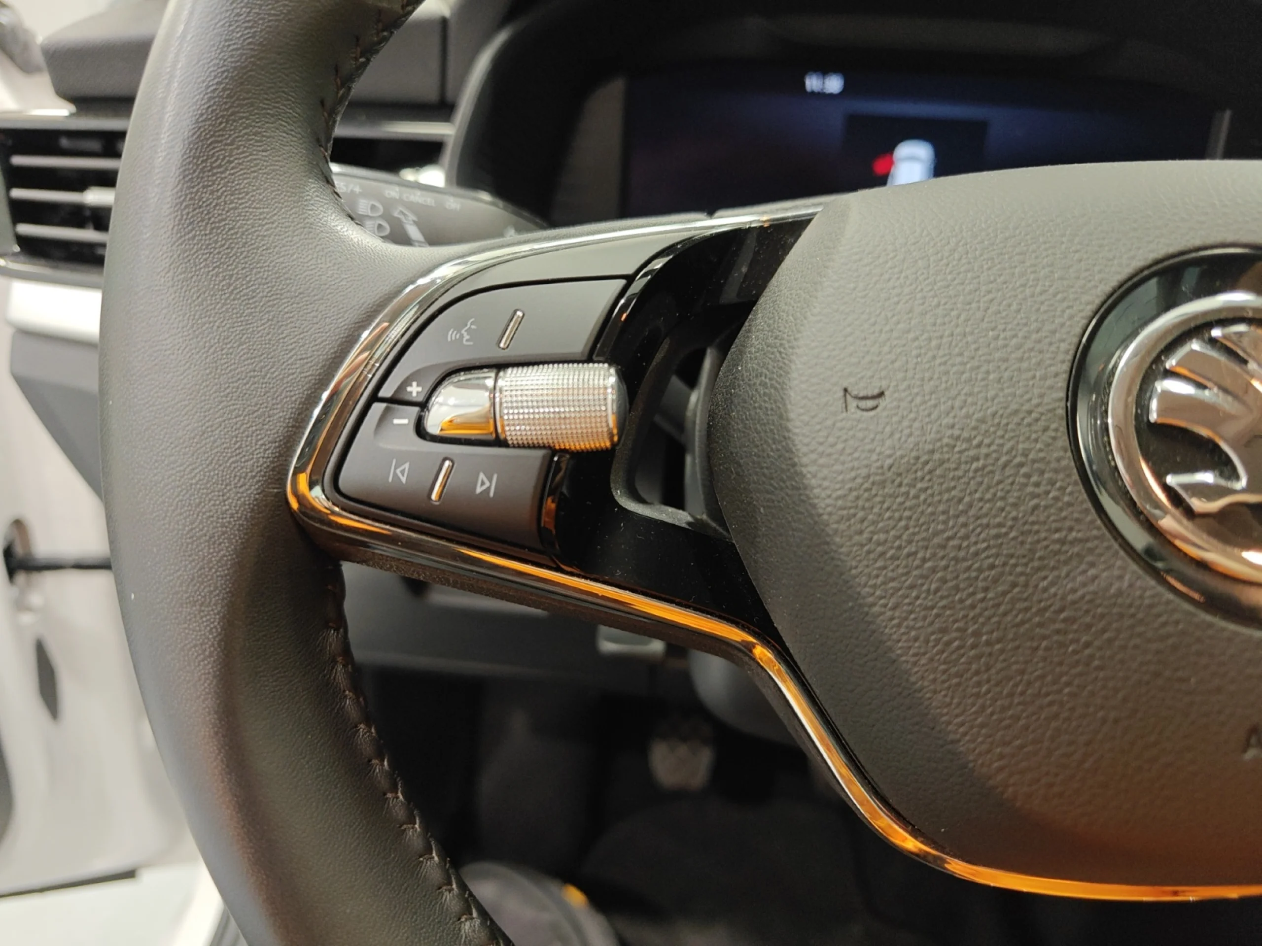 SKODA KAMIQ 1.0 TSI 85KW (115CV) SELECTION - Foto 11