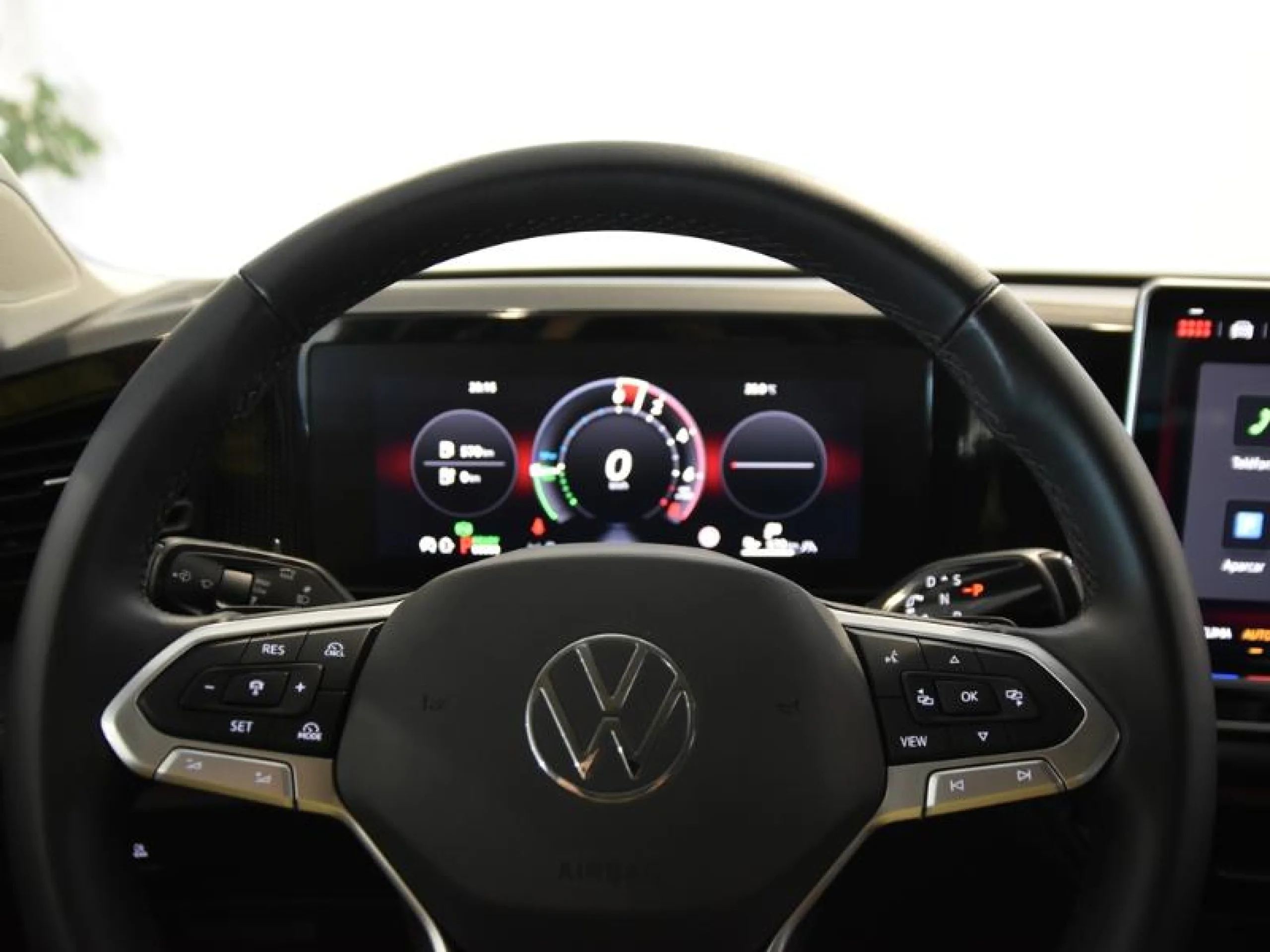 VOLKSWAGEN TIGUAN ··MÁS·· 1.5 TSI EHYBRID 150KW (204CV) DSG - Foto 15