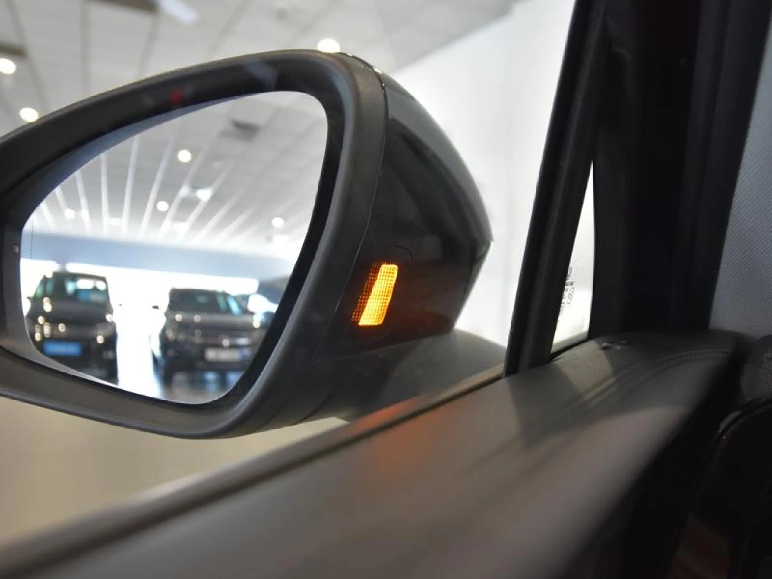 VOLKSWAGEN TIGUAN ··MÁS·· 1.5 TSI EHYBRID 150KW (204CV) DSG - Foto 18