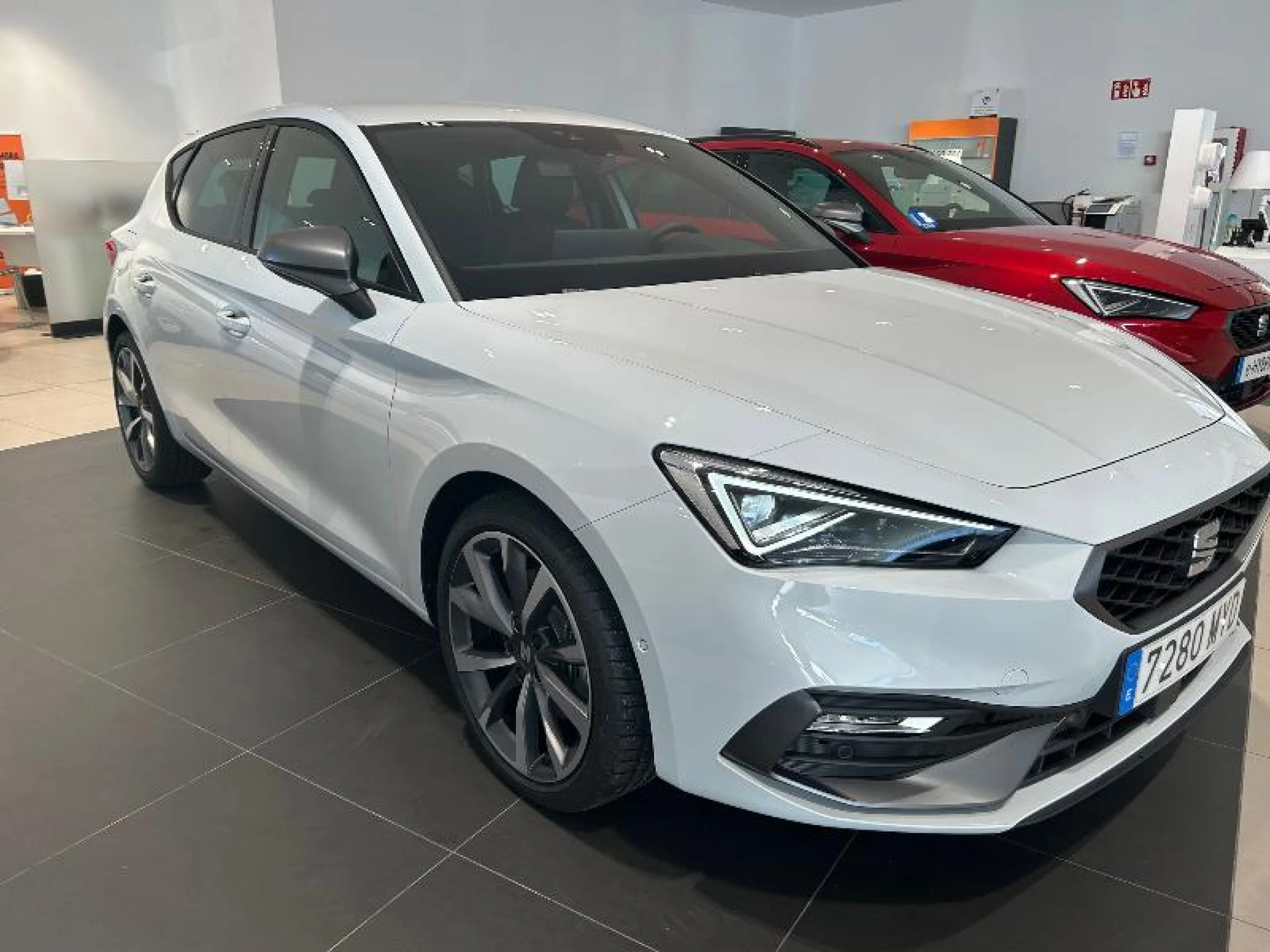 SEAT LEON 2.0 TDI 110KW DSG 7 S&S FR XXL - Foto 3
