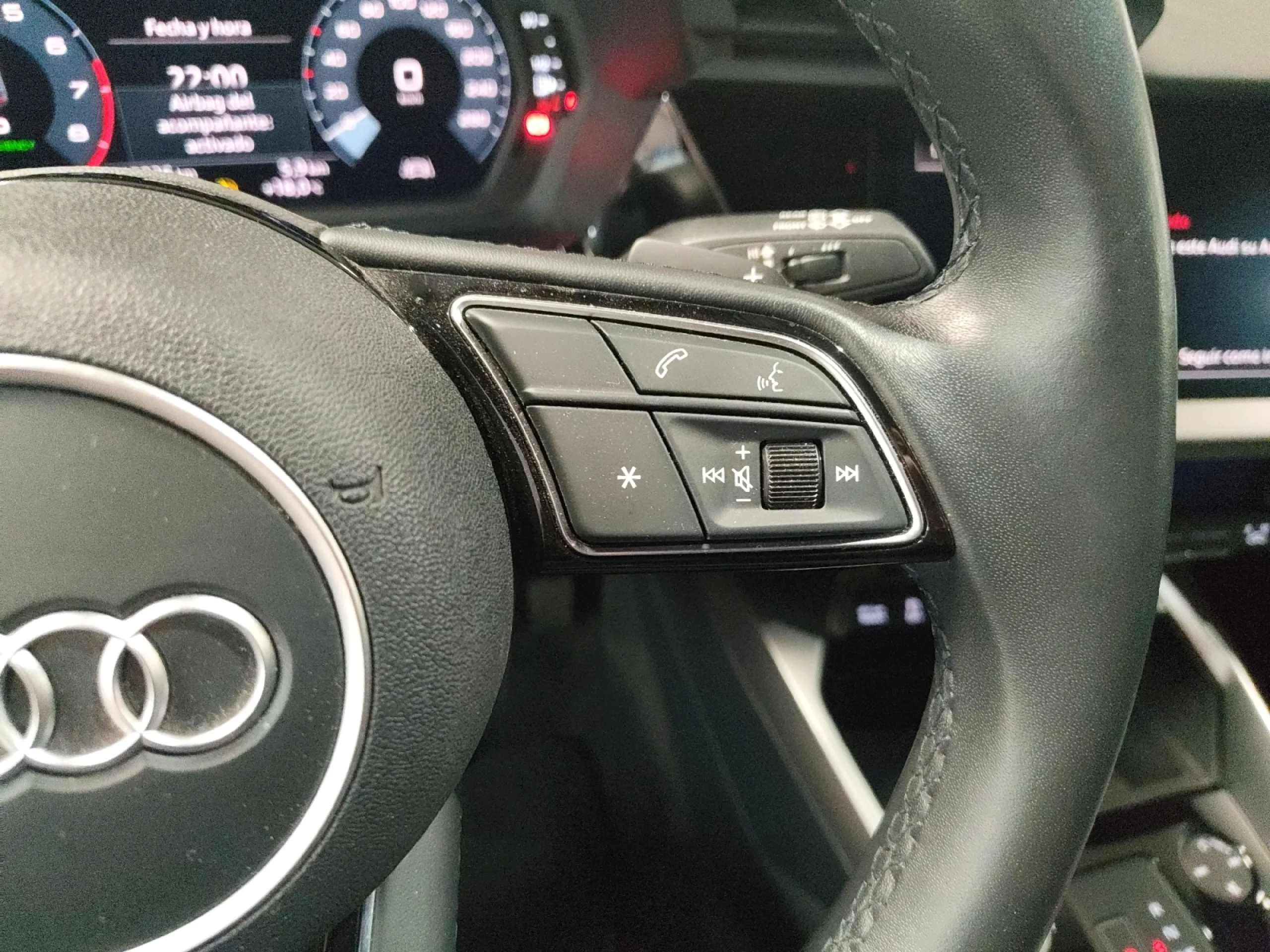 AUDI A3 SPORTBACK BLACK LINE 35 TFSI 110KW S TRO - Foto 11