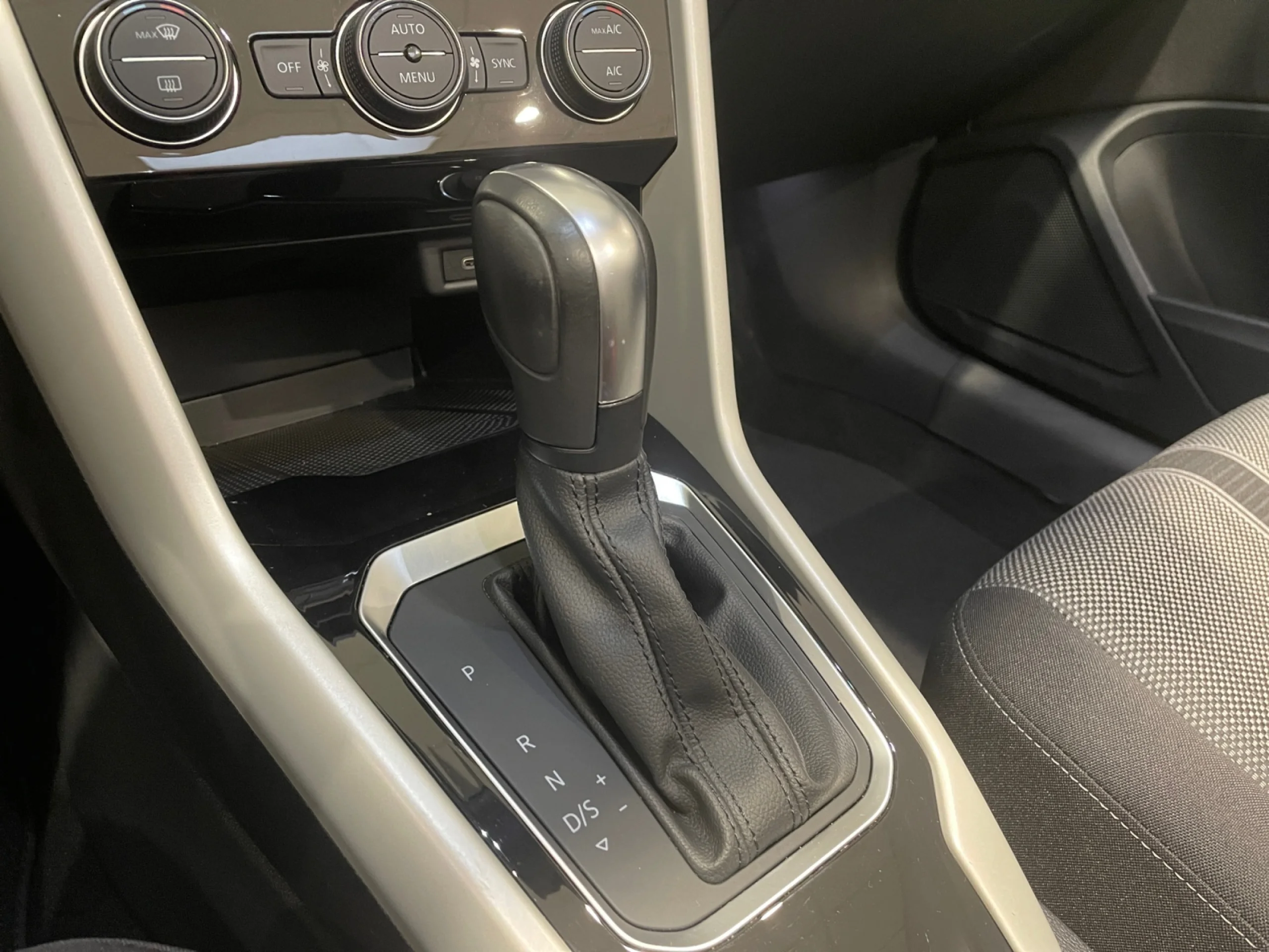 VOLKSWAGEN T ROC ADVANCE STYLE 1.5 TSI 110KW DSG - Foto 9