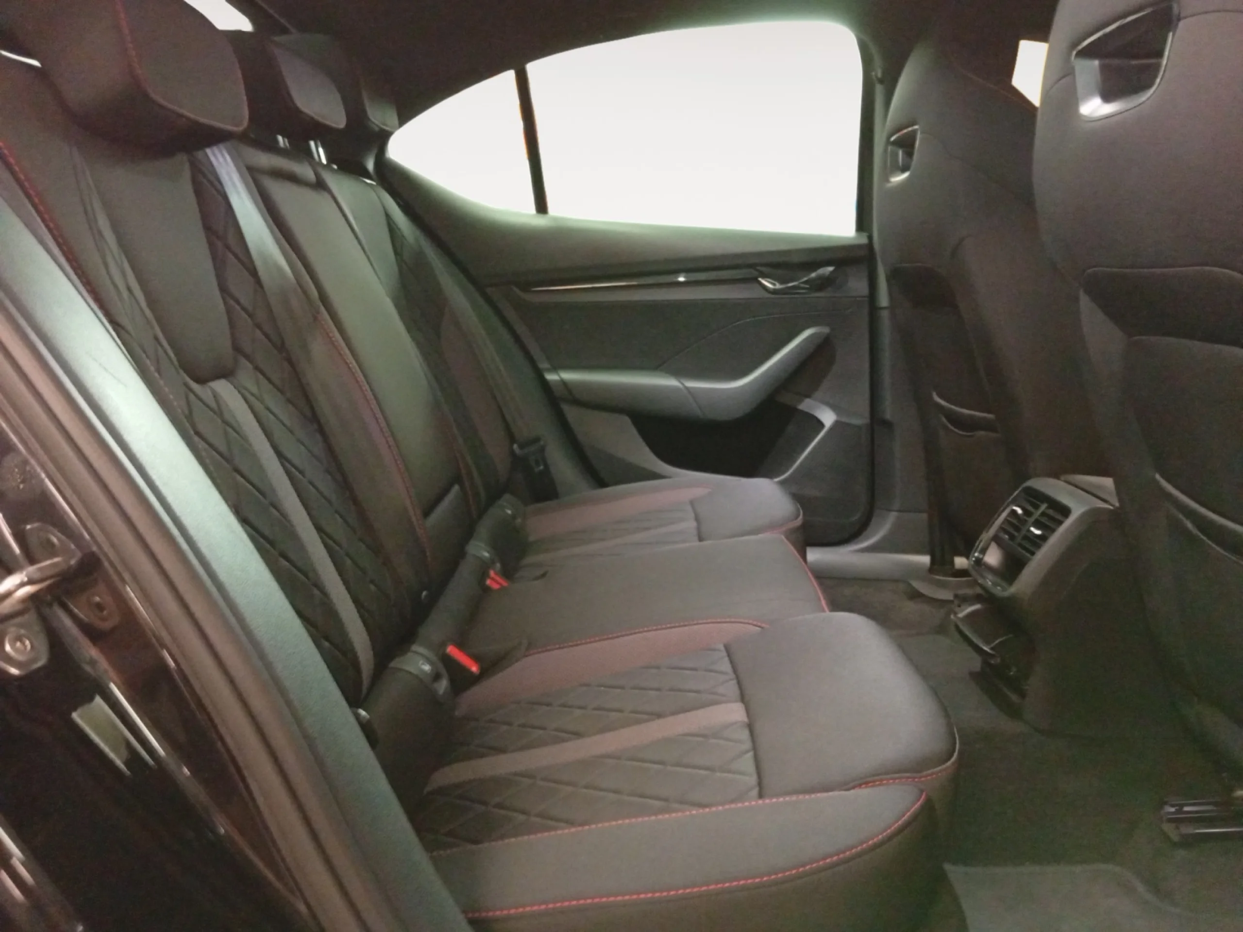 SKODA OCTAVIA 2.0 TDI 147KW (200CV) DSG RS - Foto 6