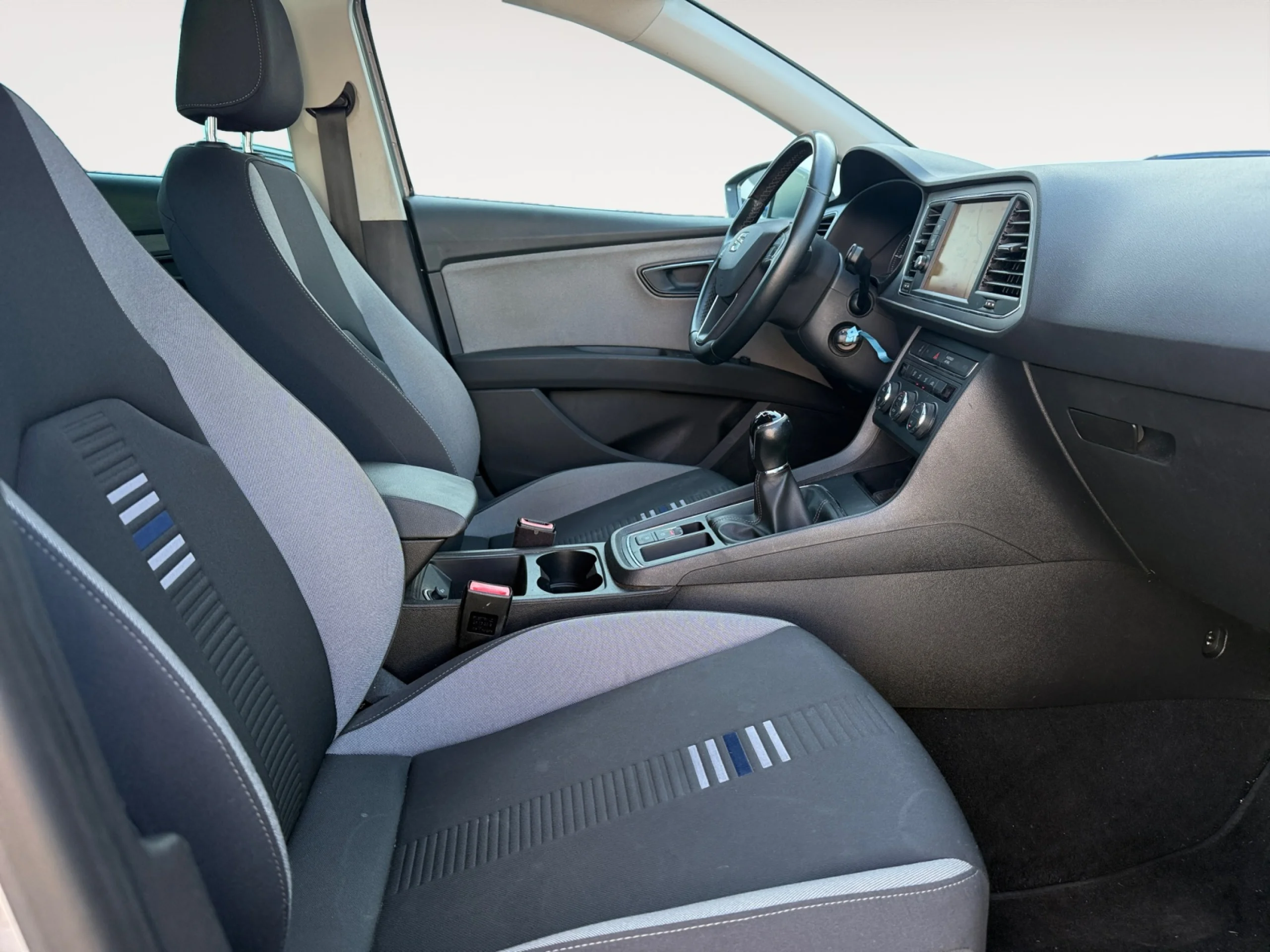 SEAT LEON 1.6 TDI 85KW S&S STYLE VISIO ED NAV - Foto 5