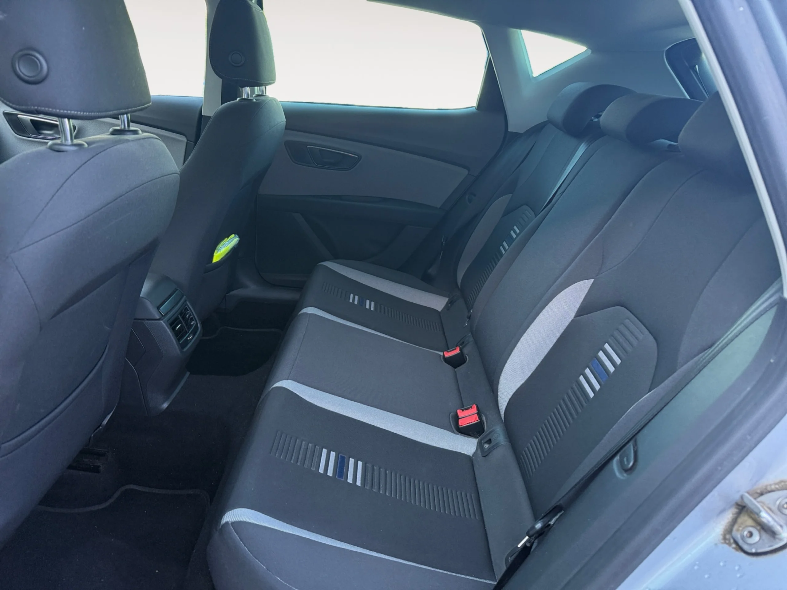 SEAT LEON 1.6 TDI 85KW S&S STYLE VISIO ED NAV - Foto 6