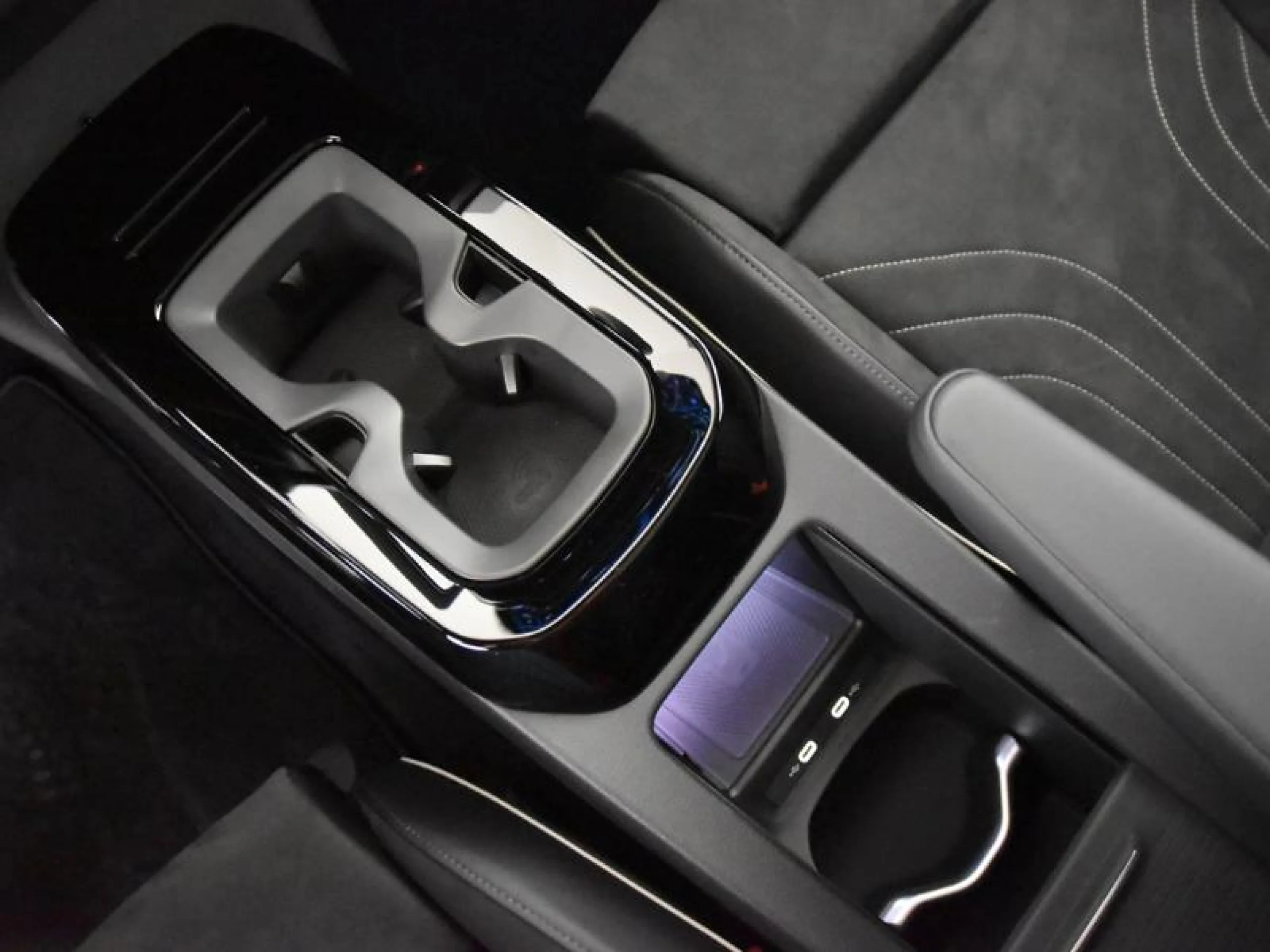 VOLKSWAGEN ID.4 ID.4 PRO BLACK PRO BLACK 210 KW (286 CV) 77 KWH AUTOMÁTICO 1 VEL. - Foto 13