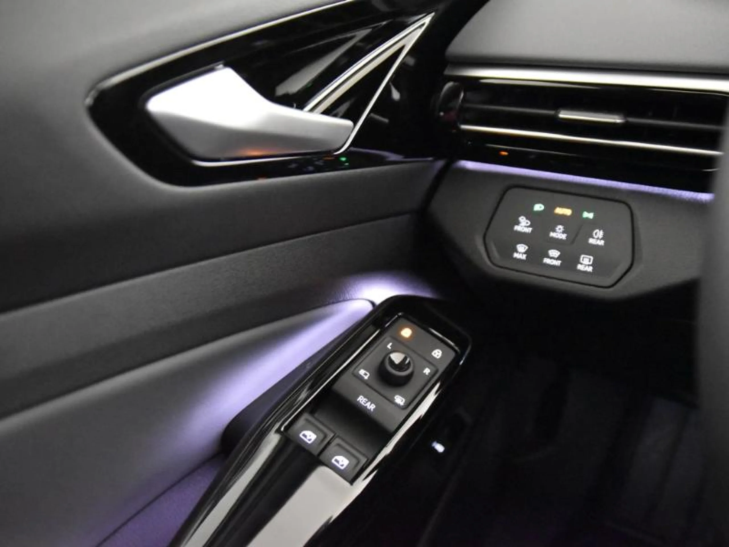 VOLKSWAGEN ID.4 ID.4 PRO BLACK PRO BLACK 210 KW (286 CV) 77 KWH AUTOMÁTICO 1 VEL. - Foto 19