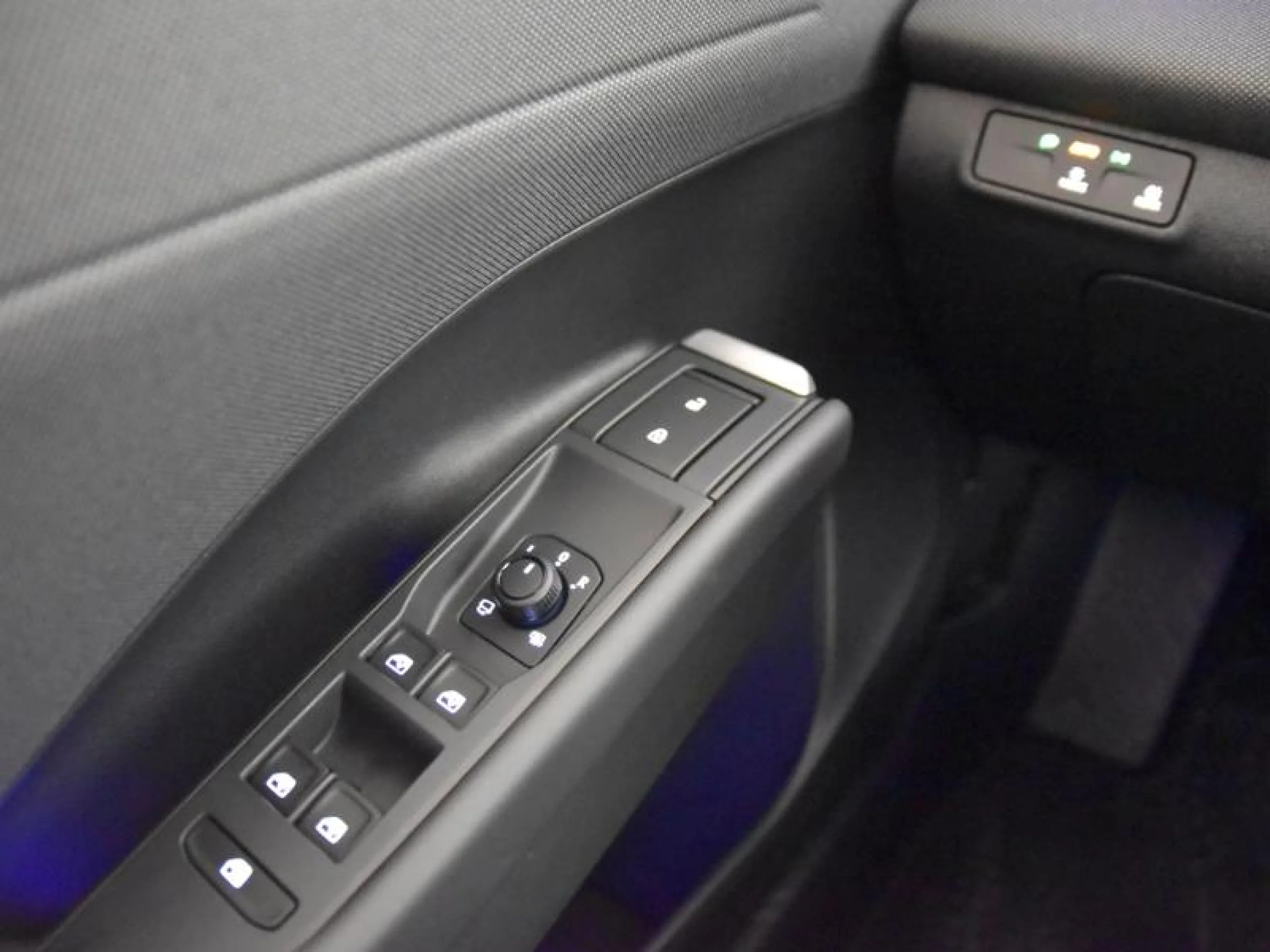 VOLKSWAGEN T ROC ··MÁS·· 1.5 ETSI 110KW (150CV) DSG - Foto 16