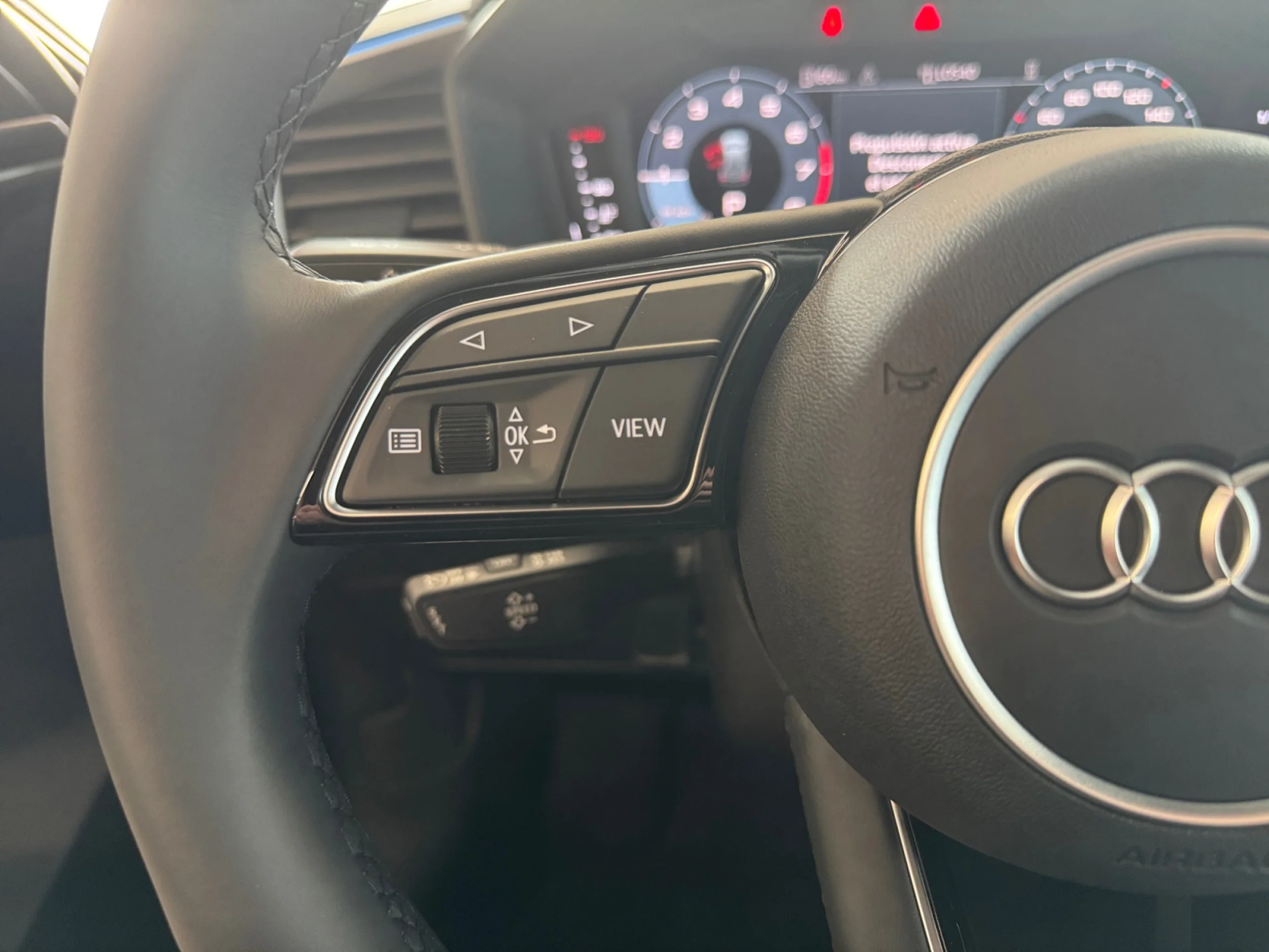 AUDI A1 A1 ALLSTREET ADRENALIN BLACK EDITION 30 TFSI  85(116) KW(CV) S TRONIC - Foto 9