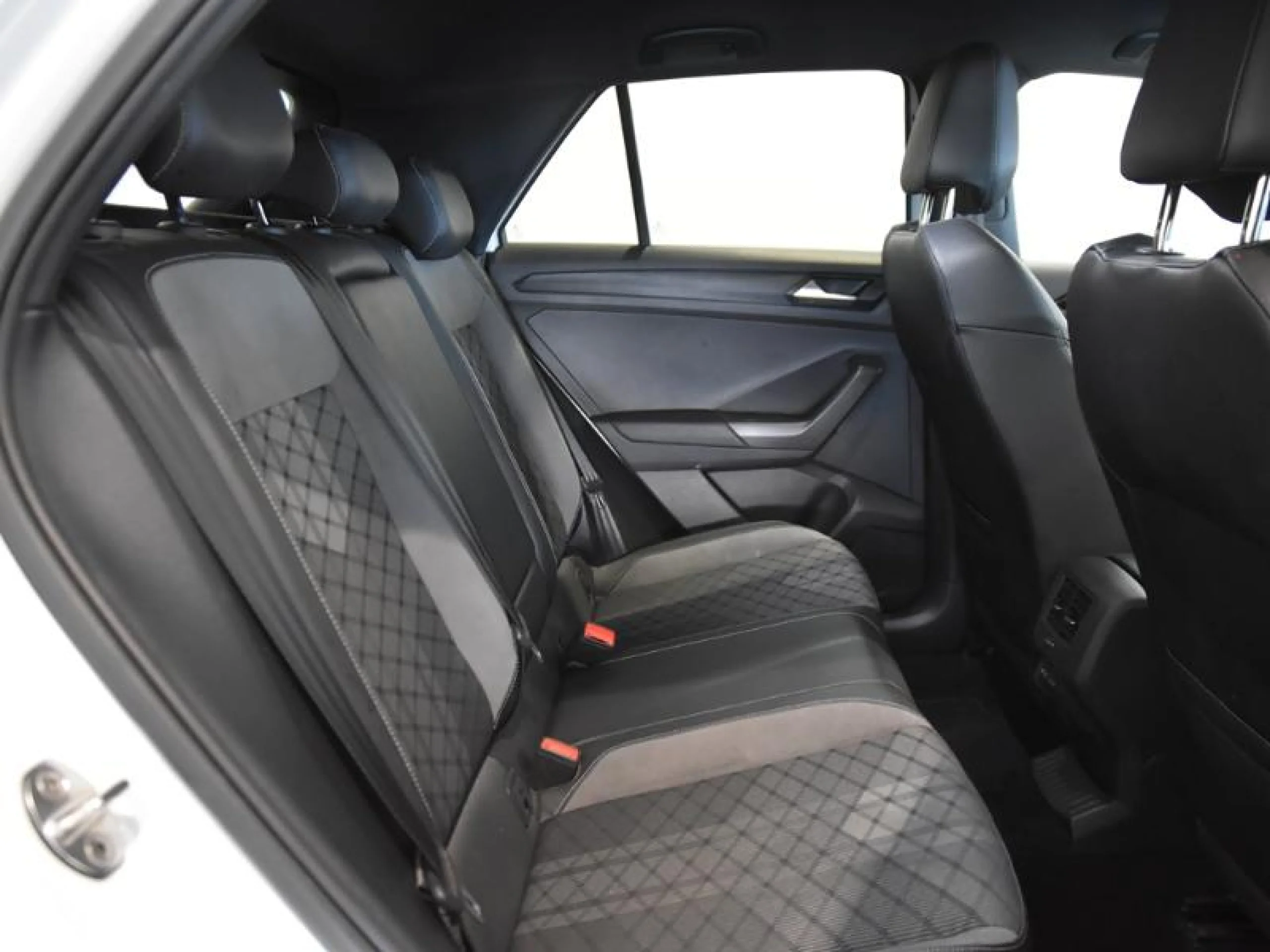 VOLKSWAGEN T ROC R LINE 1.5 TSI 110KW (150CV) DSG - Foto 6
