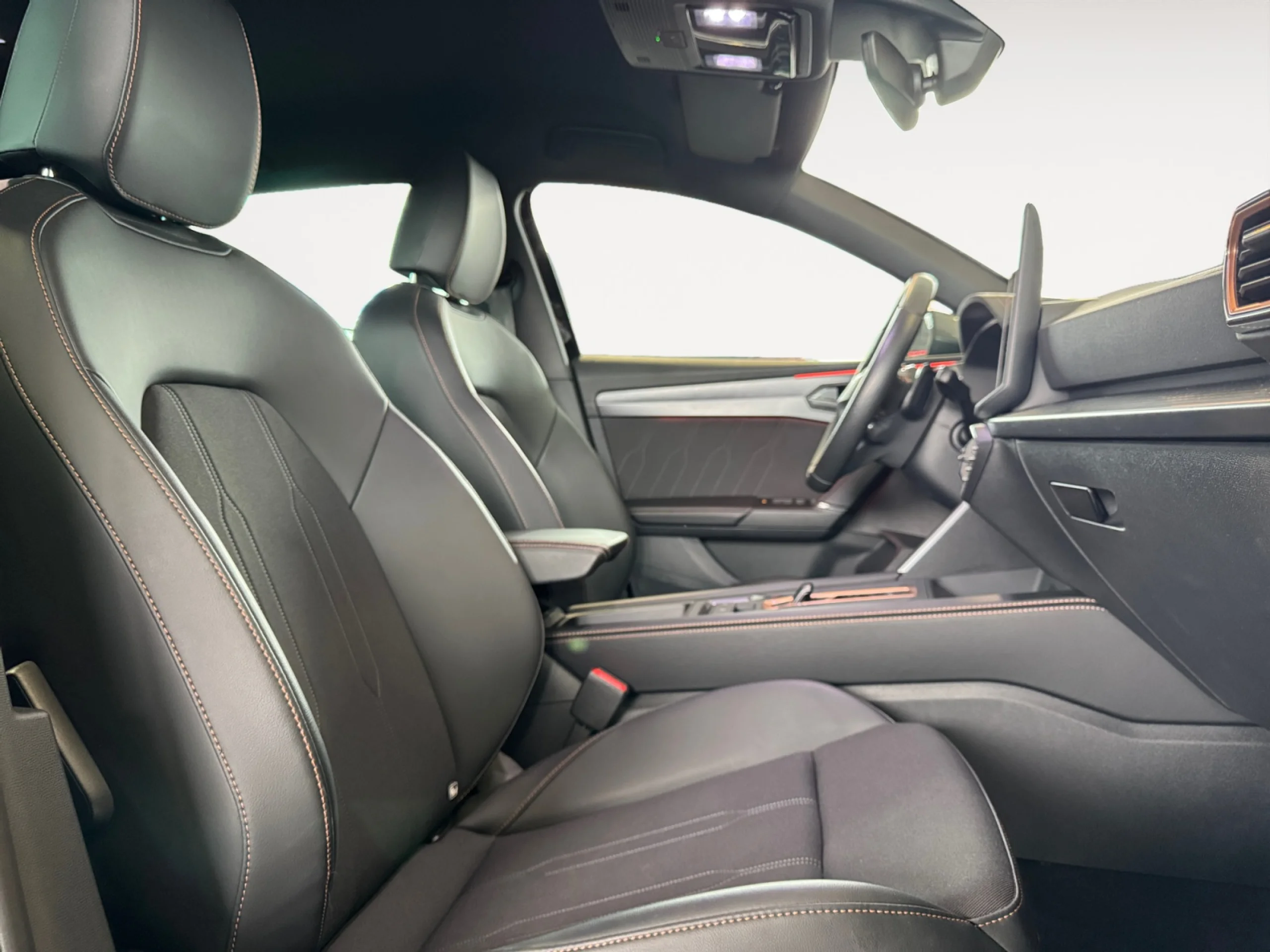 CUPRA LEON 1.5 ETSI 110KW (150CV) DSG - Foto 5