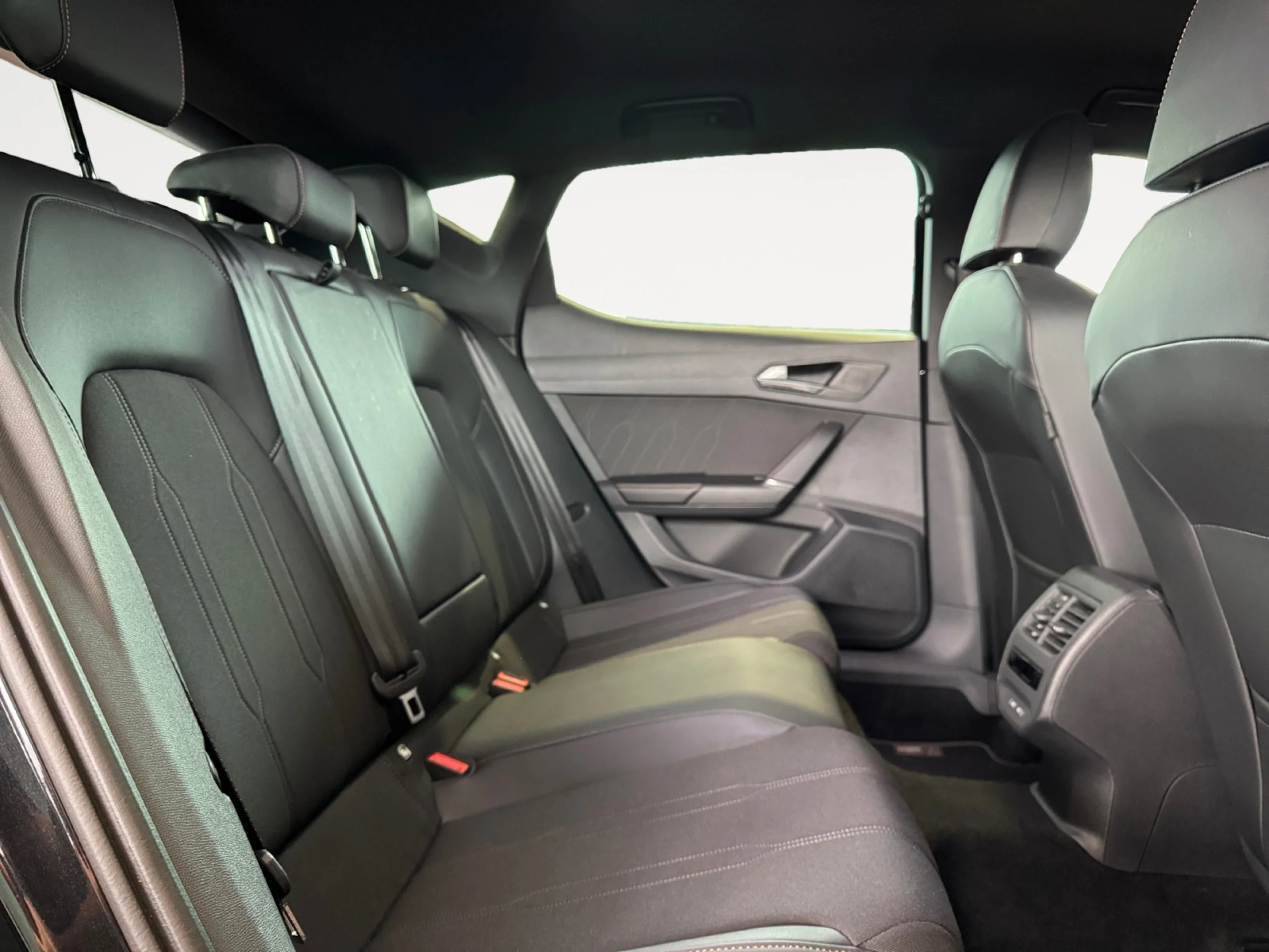 CUPRA LEON 1.5 ETSI 110KW (150CV) DSG - Foto 6