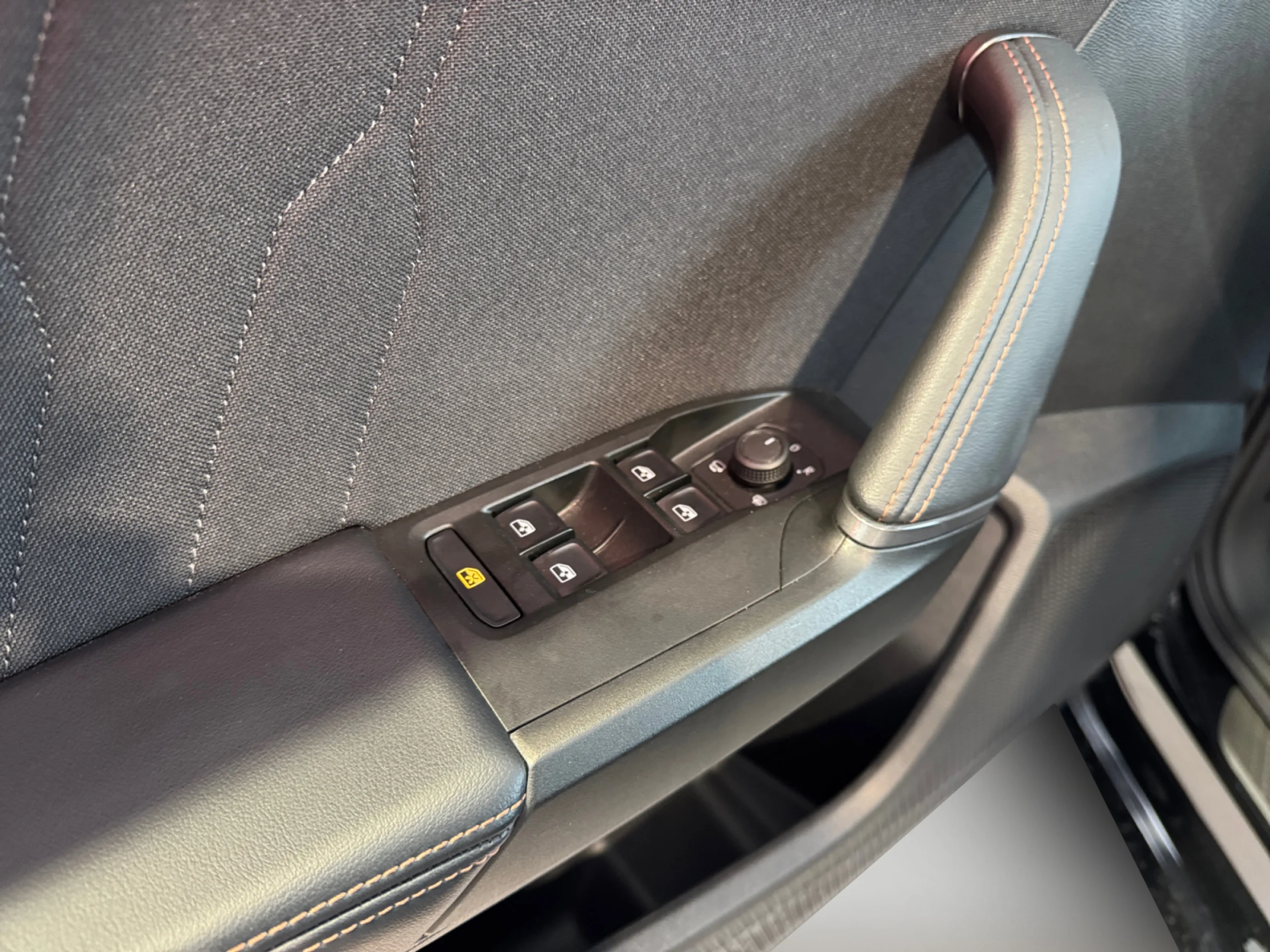 CUPRA LEON 1.5 ETSI 110KW (150CV) DSG - Foto 7