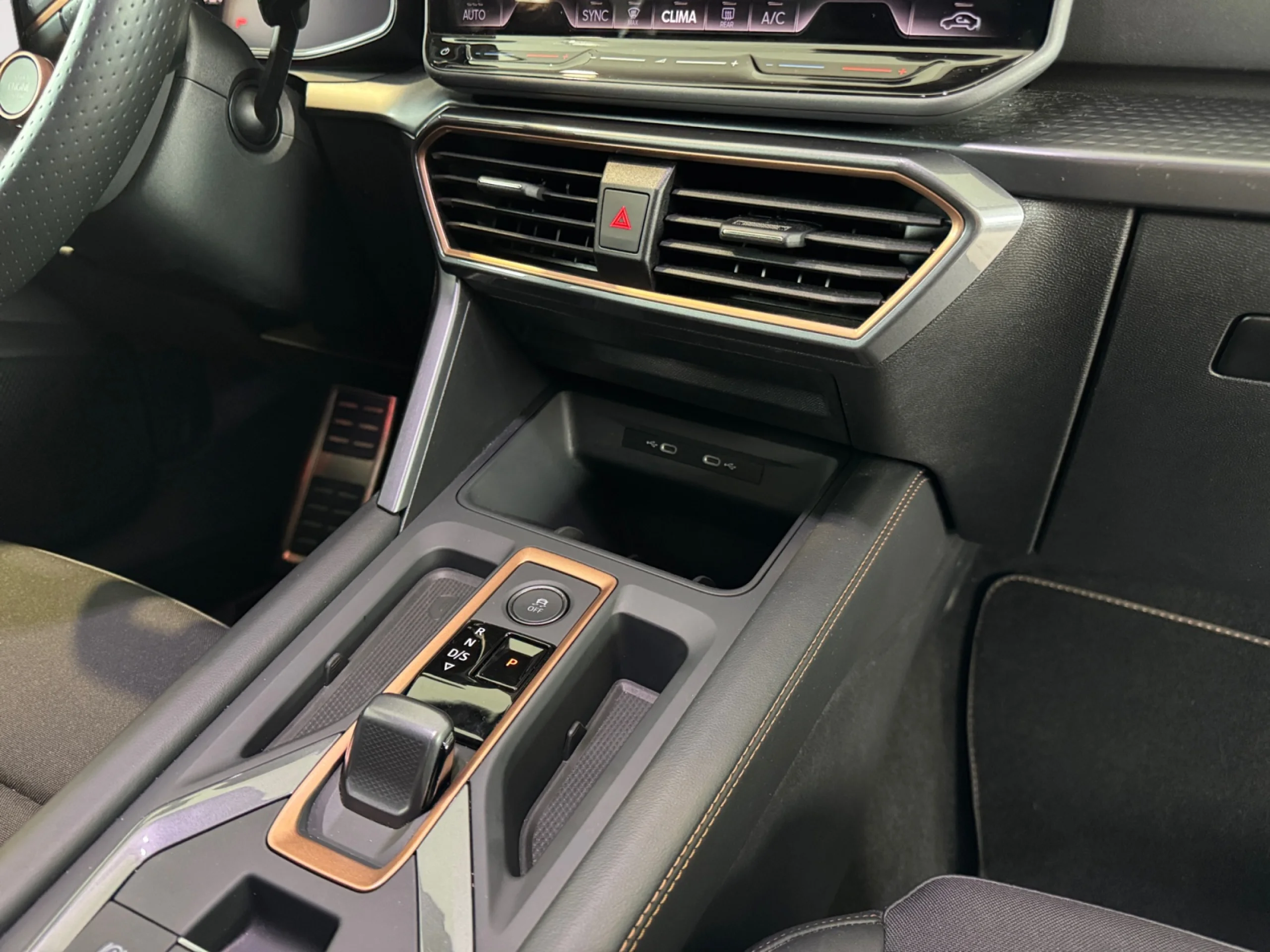 CUPRA LEON 1.5 ETSI 110KW (150CV) DSG - Foto 10