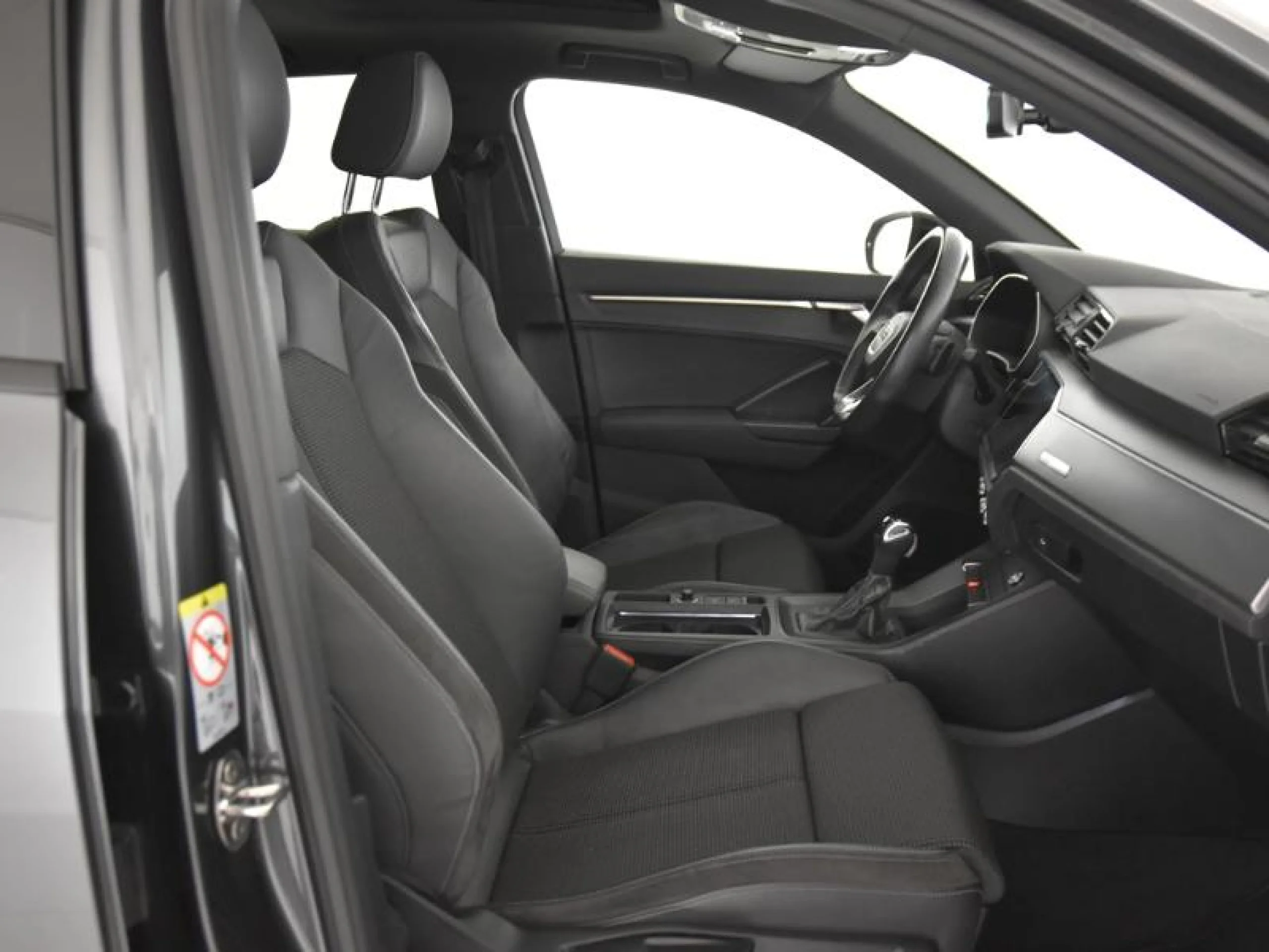 AUDI Q3 SPORTBACK BLACK LINE 35 TDI 110KW (150CV) S TRONIC - Foto 6