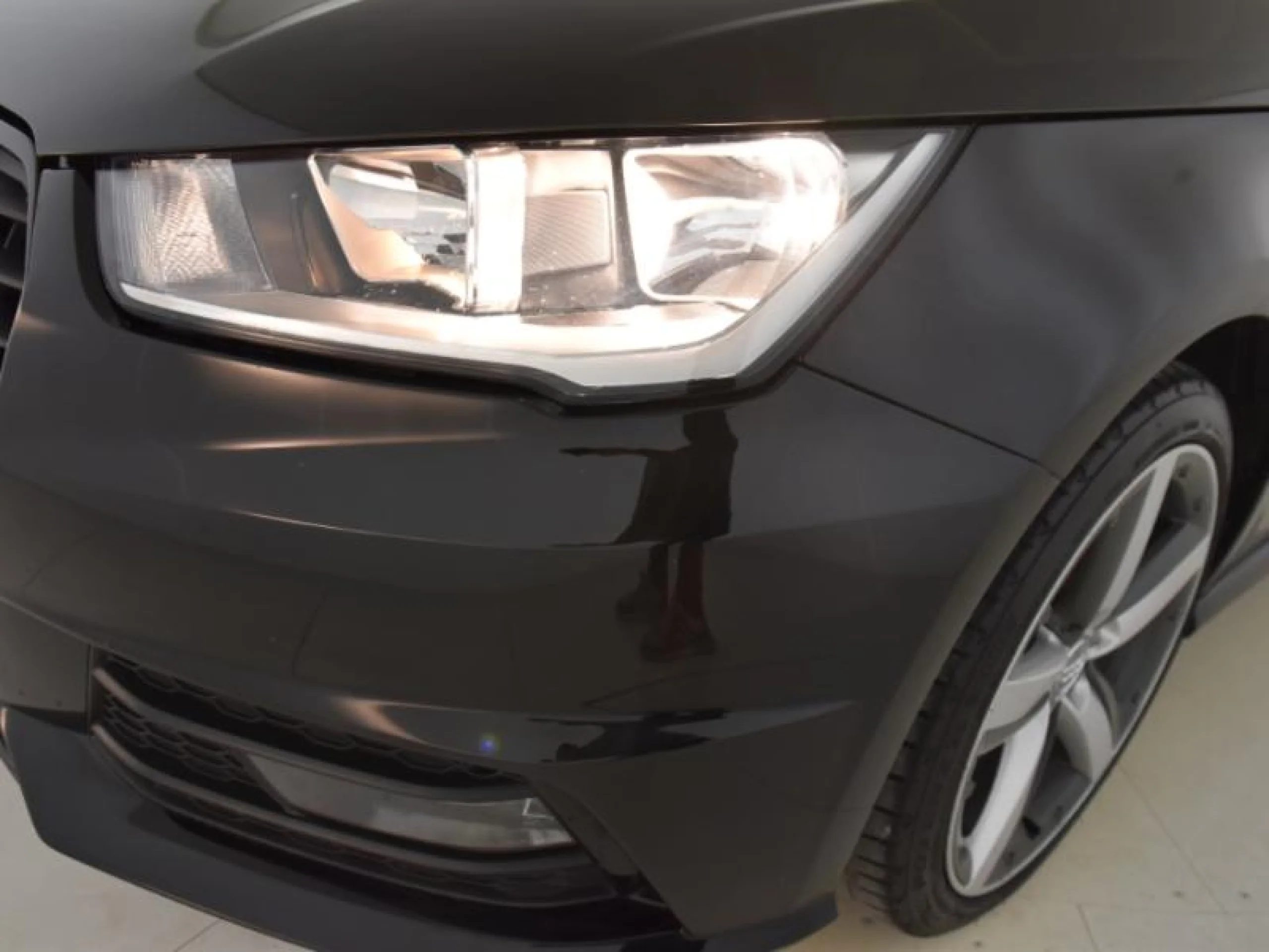 AUDI A1 1.4 TFSI 125CV S TRONIC ADRENALIN - Foto 18