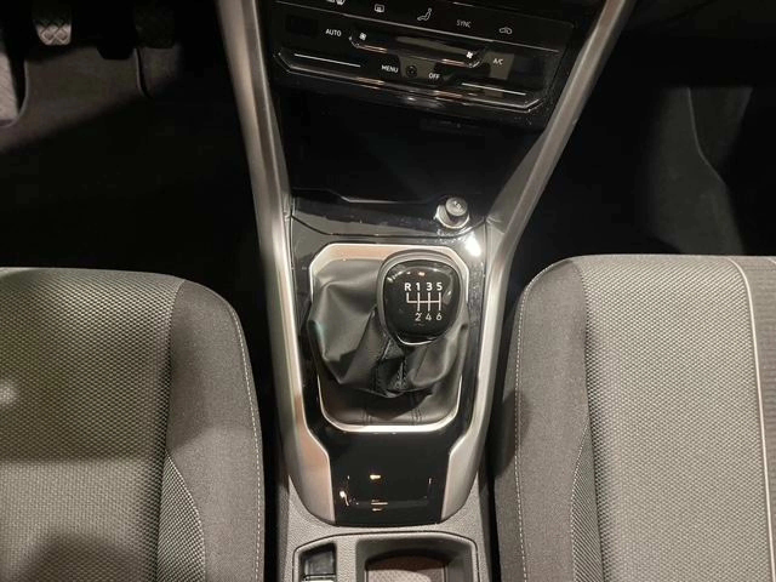 VOLKSWAGEN T ROC DARK 1.0 TSI 81KW (110CV) - Foto 12