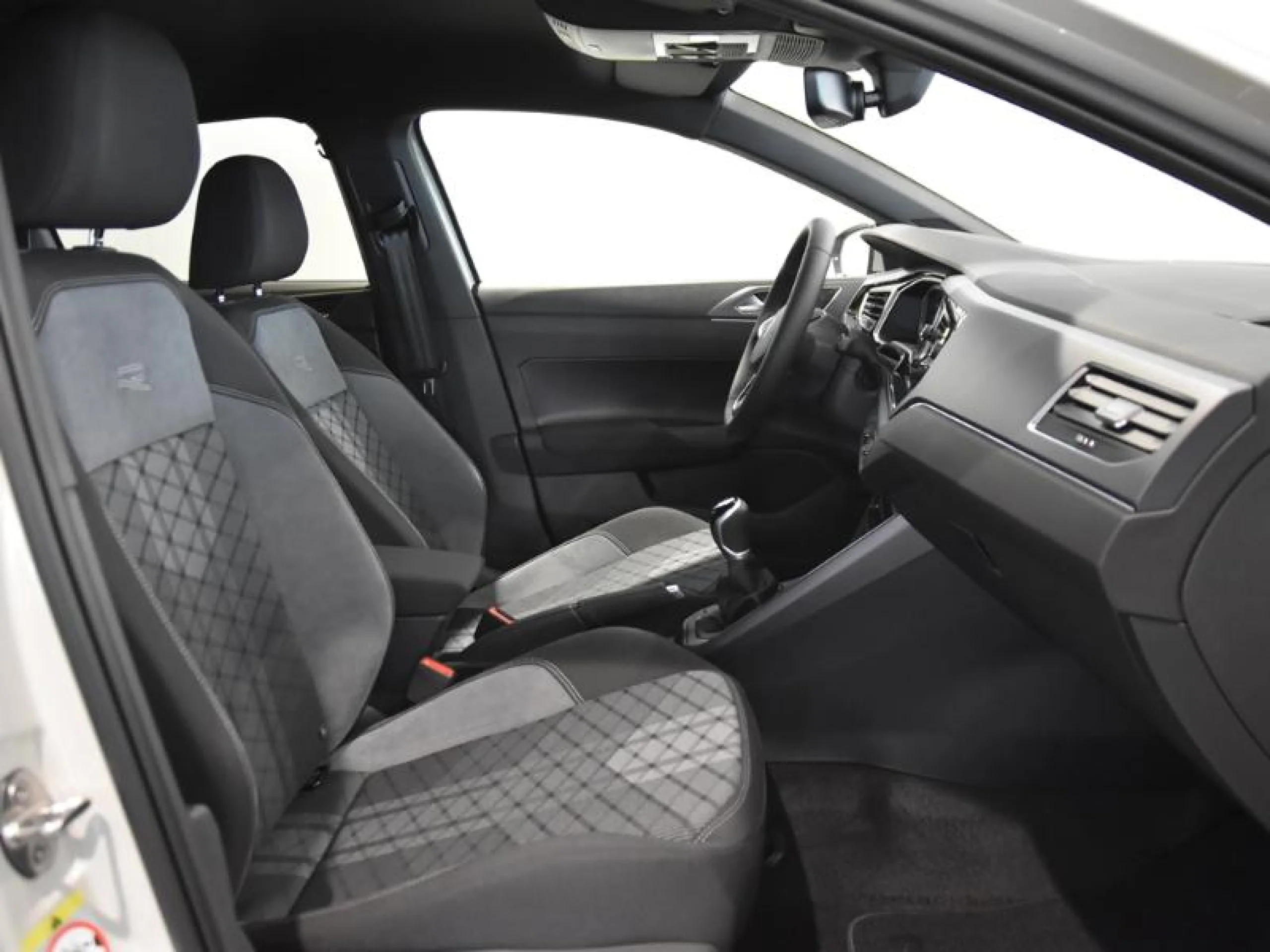 VOLKSWAGEN POLO POLO R LINE  1.0 TSI 70 KW (95 CV)  5 VEL. - Foto 5