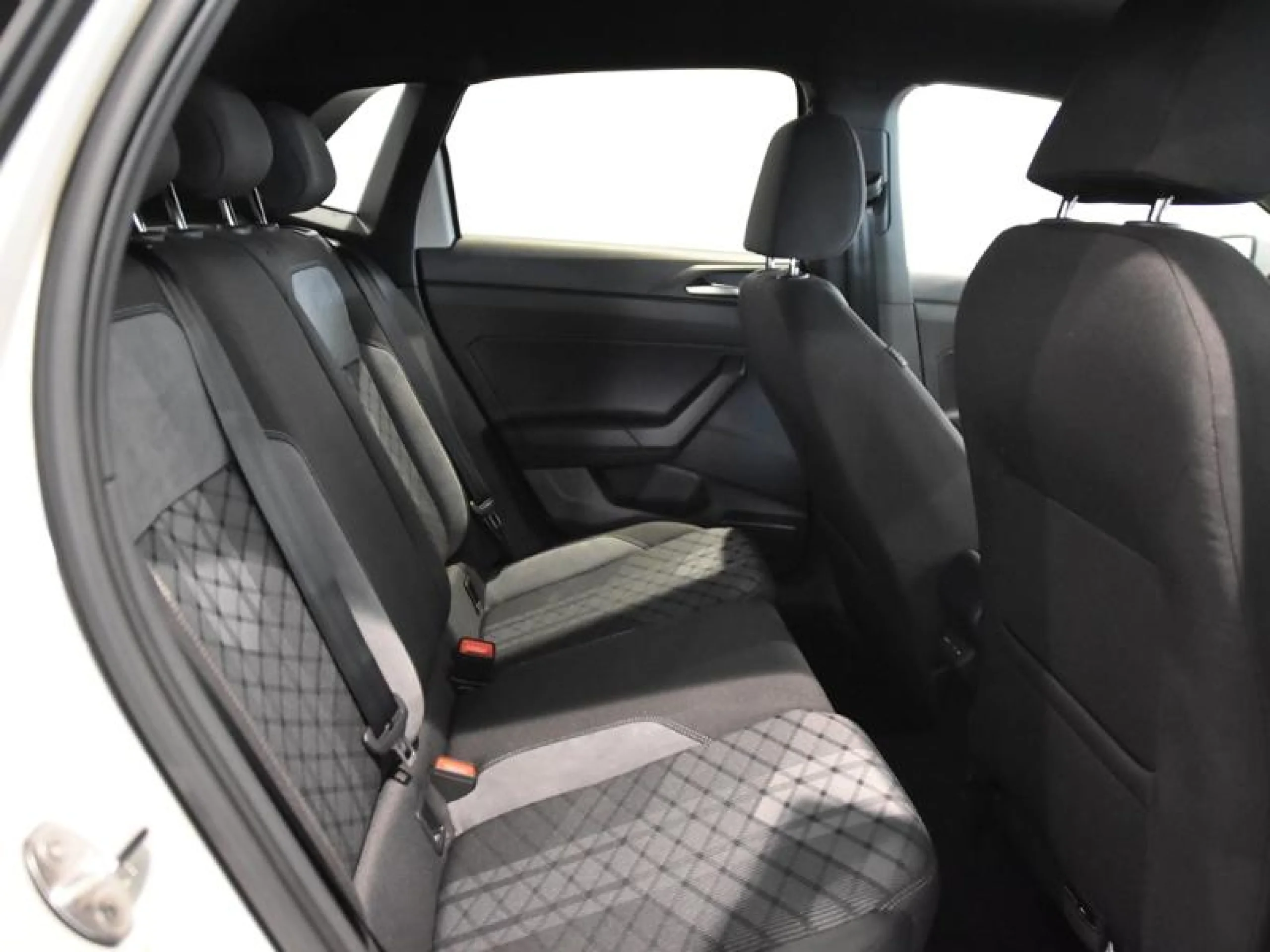 VOLKSWAGEN POLO POLO R LINE  1.0 TSI 70 KW (95 CV)  5 VEL. - Foto 6