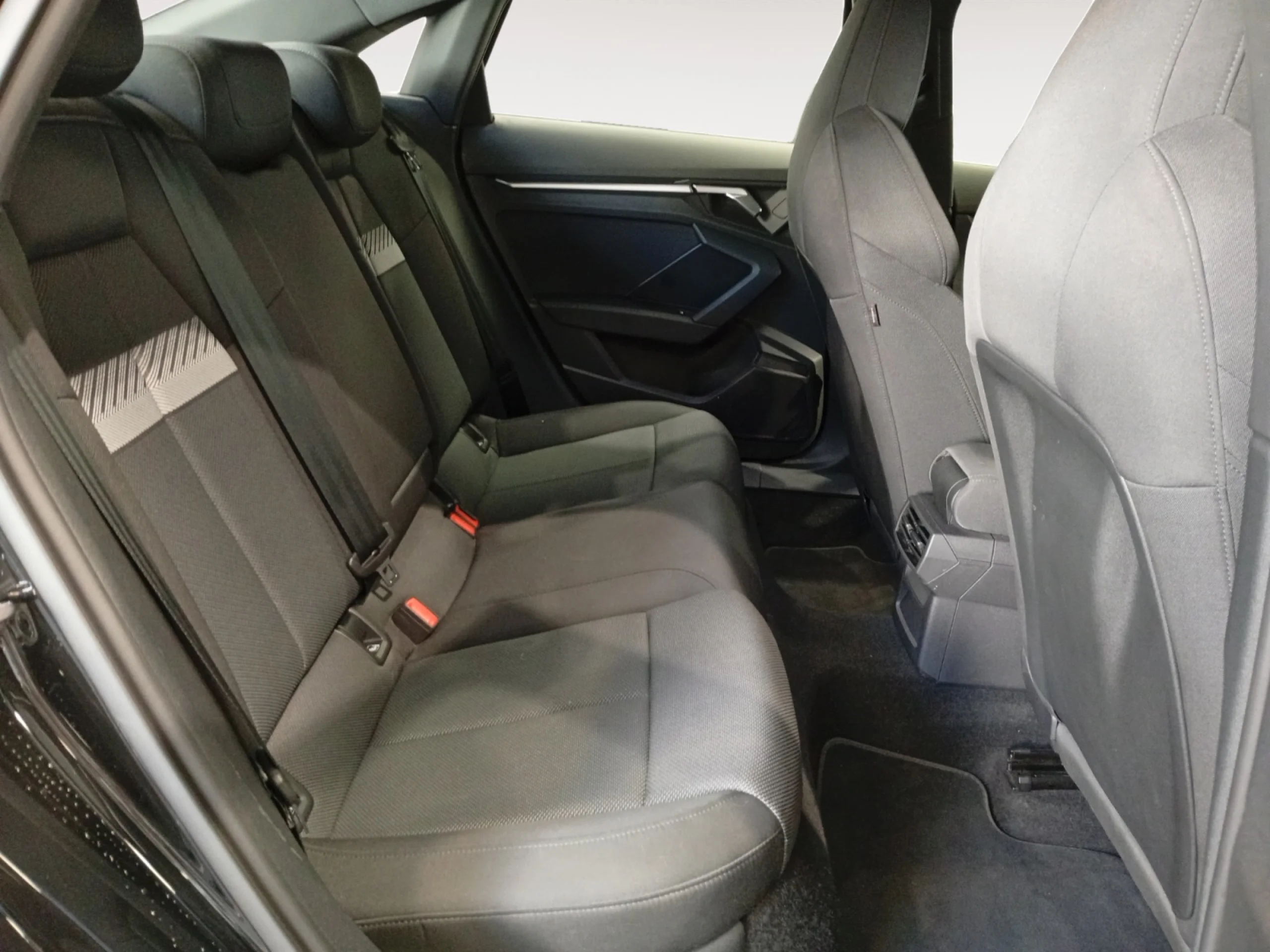 AUDI A3 SEDAN S LINE 35 TFSI 110KW S TRONIC - Foto 6