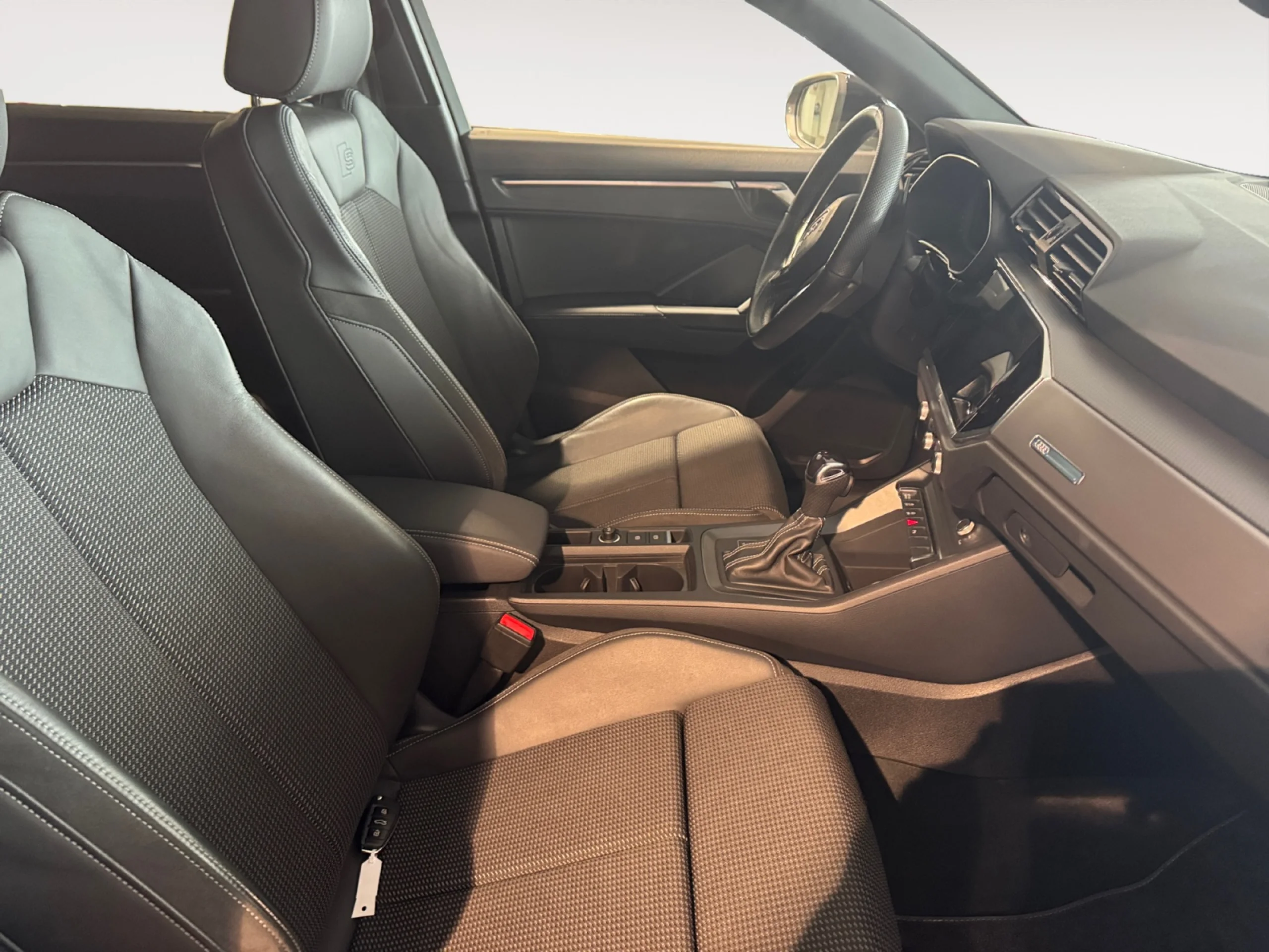 AUDI Q3 SPORTBACK 35 TFSI 110KW(150CV) S TRONIC BLACK LINE - Foto 8