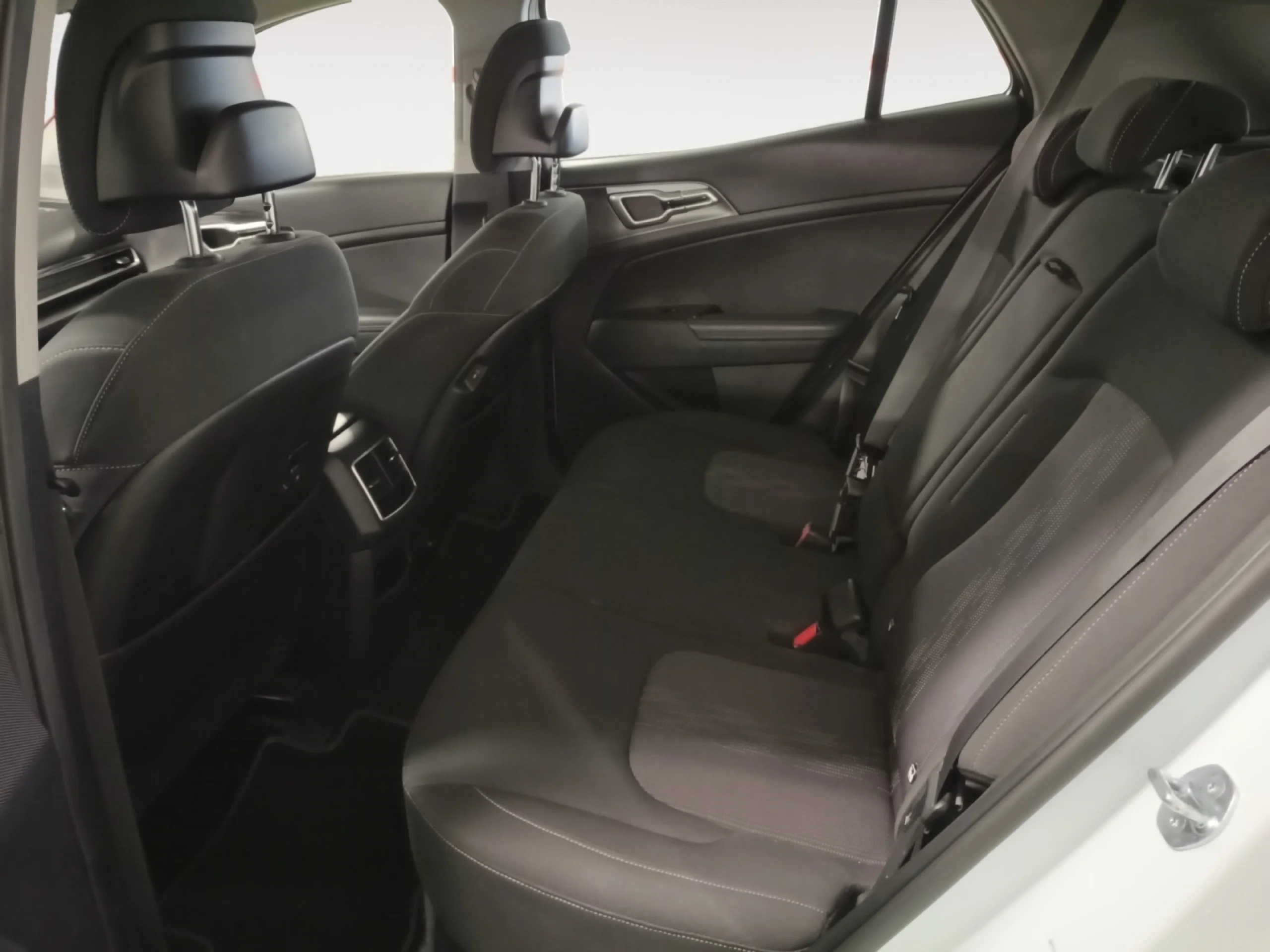 KIA SPORTAGE 1.6 T GDI HEV 171KW (230CV) DRIVE 4X2 - Foto 6