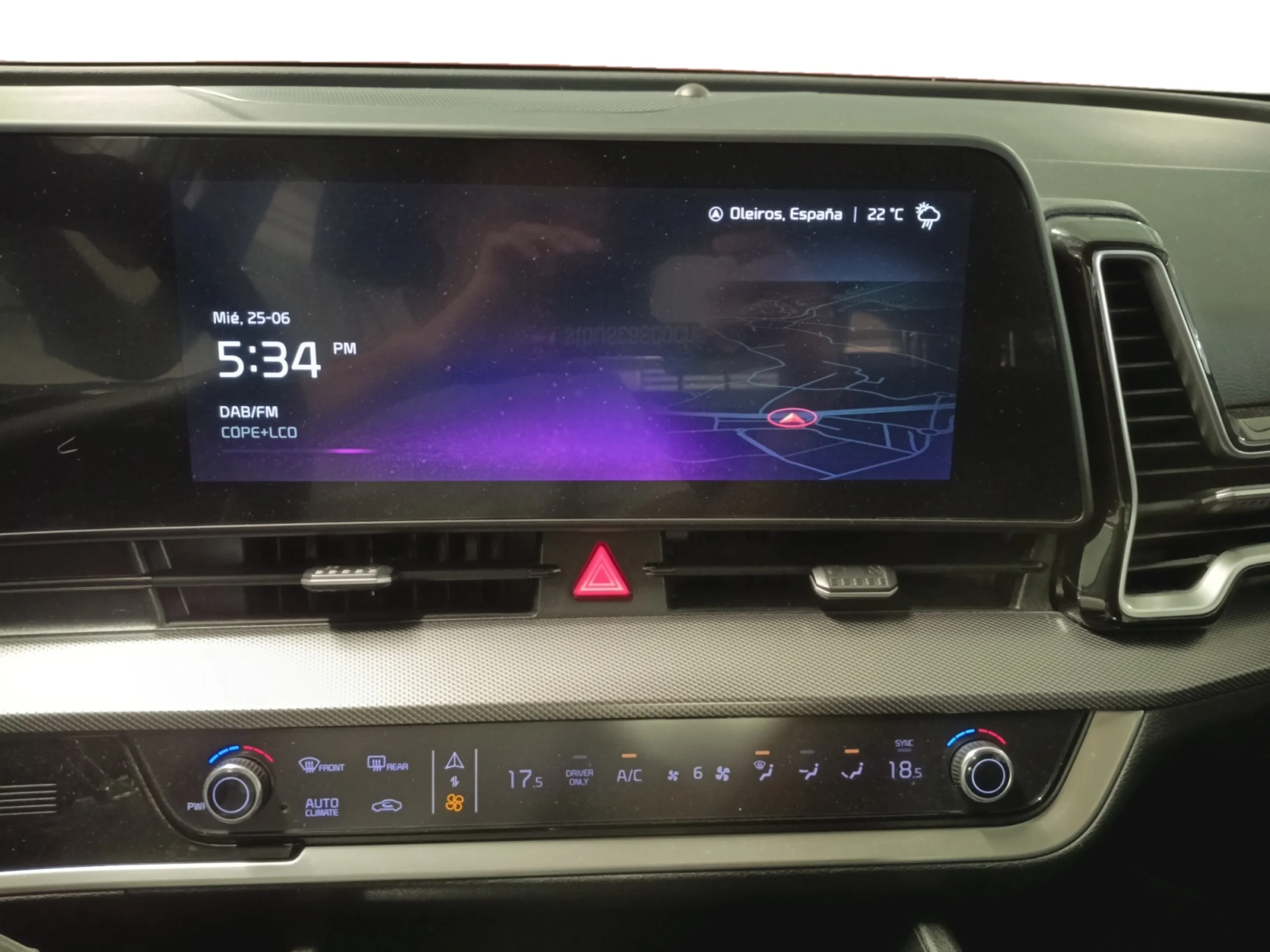 KIA SPORTAGE 1.6 T GDI HEV 171KW (230CV) DRIVE 4X2 - Foto 9