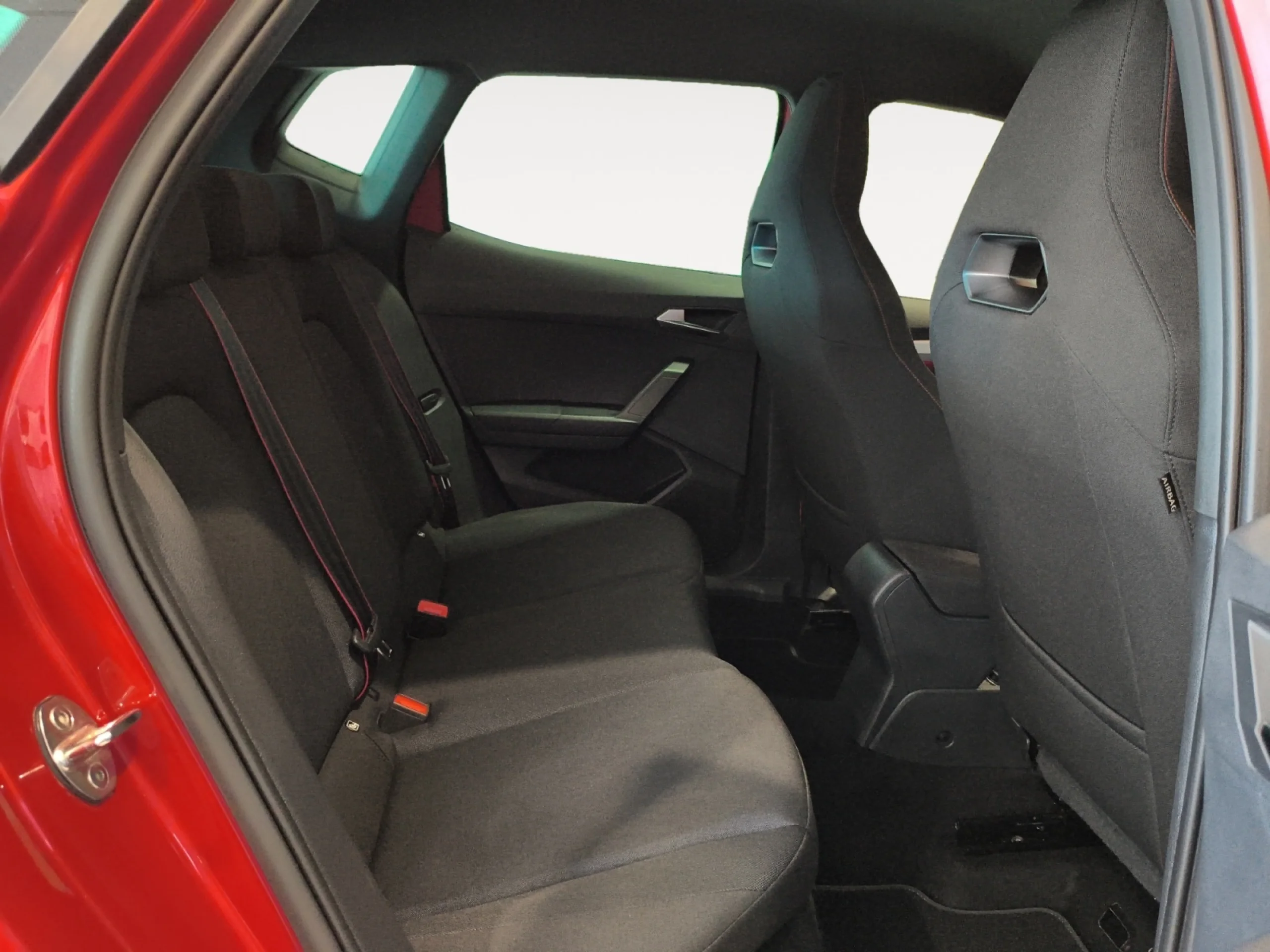 SEAT ARONA 1.0 TSI 85KW (115CV) FR SPECIAL EDITION - Foto 6