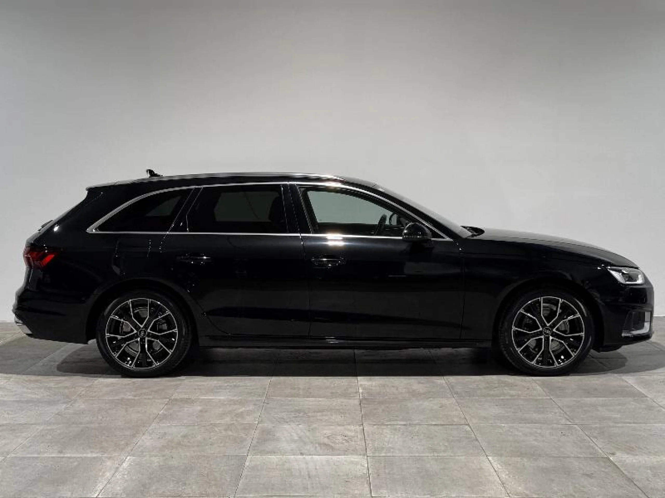 AUDI A4 AVANT ADVANCED 35 TDI 120KW S TRONIC - Foto 3