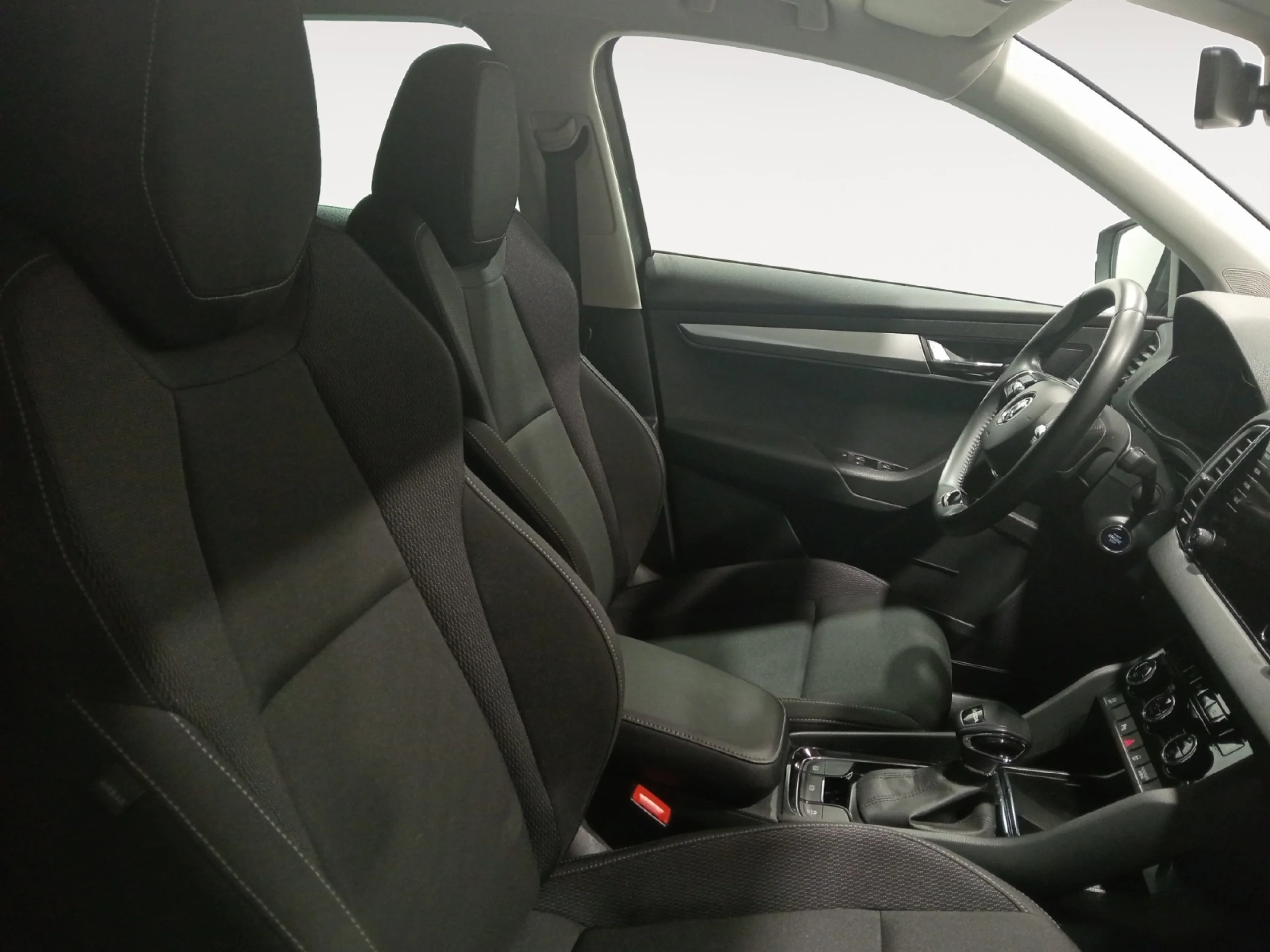 SKODA KAROQ 1.5 TSI 110KW (150CV) DSG ACT AMBITION - Foto 5