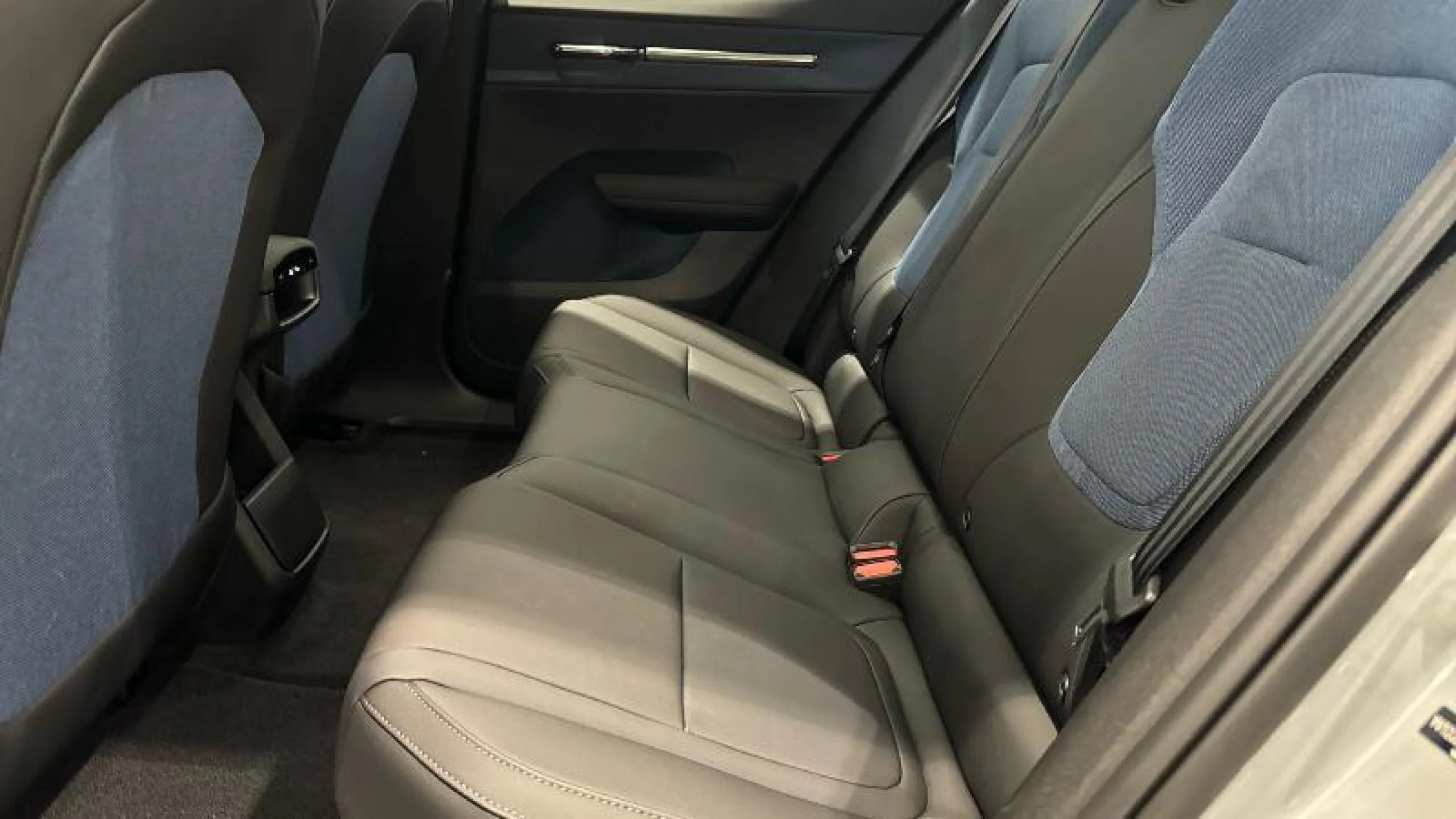 VOLVO EX30 SINGLE MOTOR EXTENDED RANGE PLUS AUTO - Foto 9